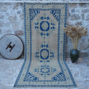 Tami - Vintage Wool Rug