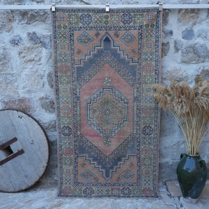 Missie - Vintage Turkish Rug