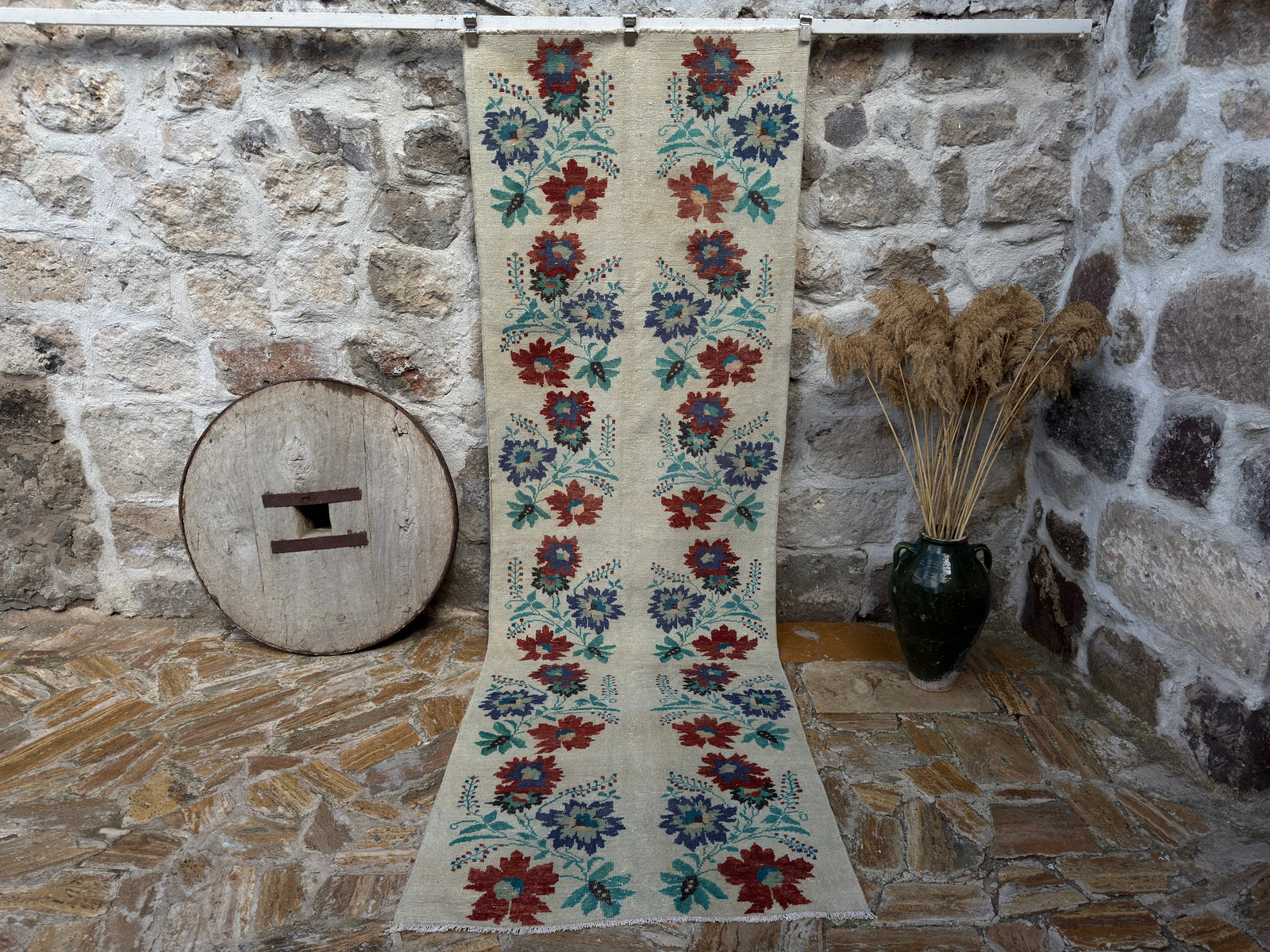 Henrie 3'6" x 10'10"