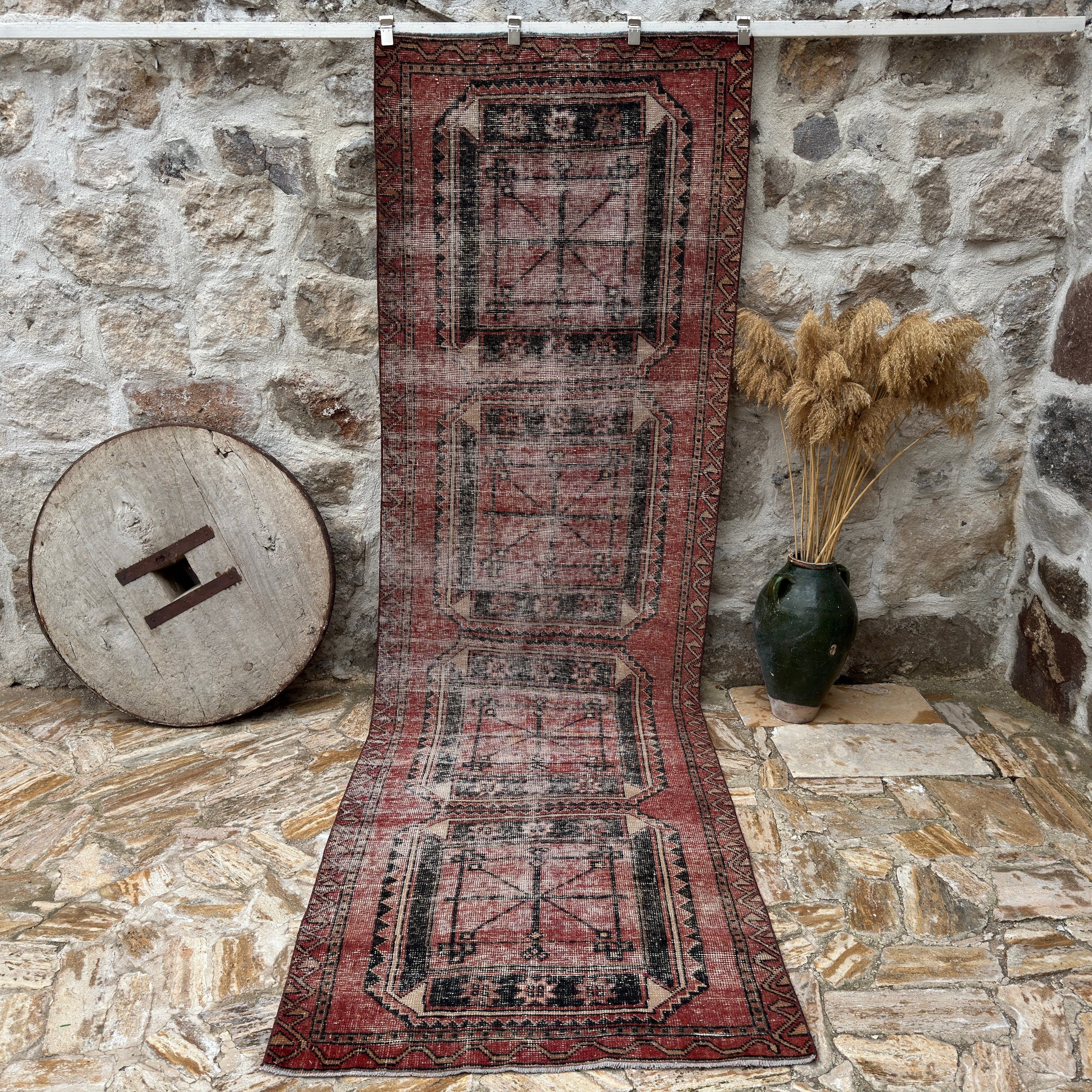 Buy Red Vintage Rugs - Bold, Timeless Elegance – Kirmen™