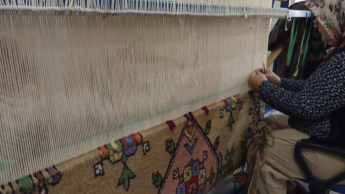 What is a Handmade Carpet? | Discover the Beauty of Hand-Knotted Rugs ...