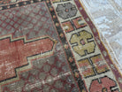 Aamina 2'10" x 5'7"