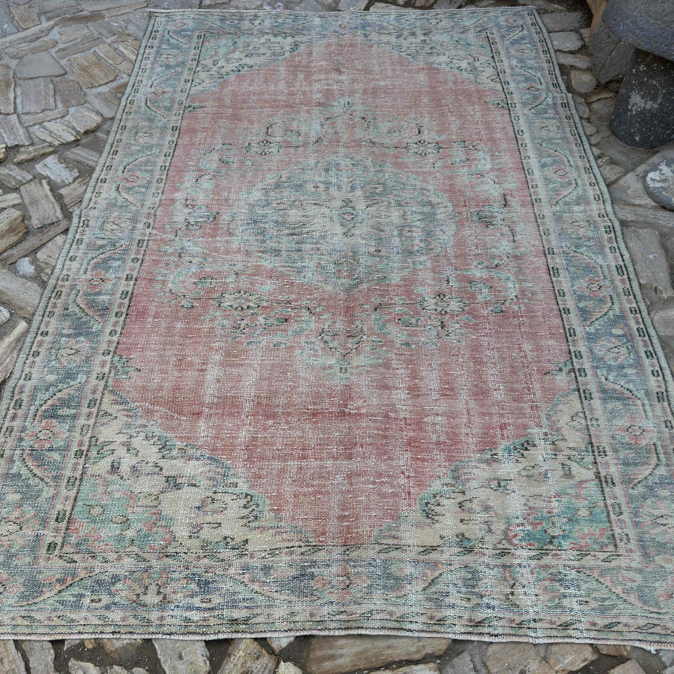 Aariz 6'2'' x 9'1''