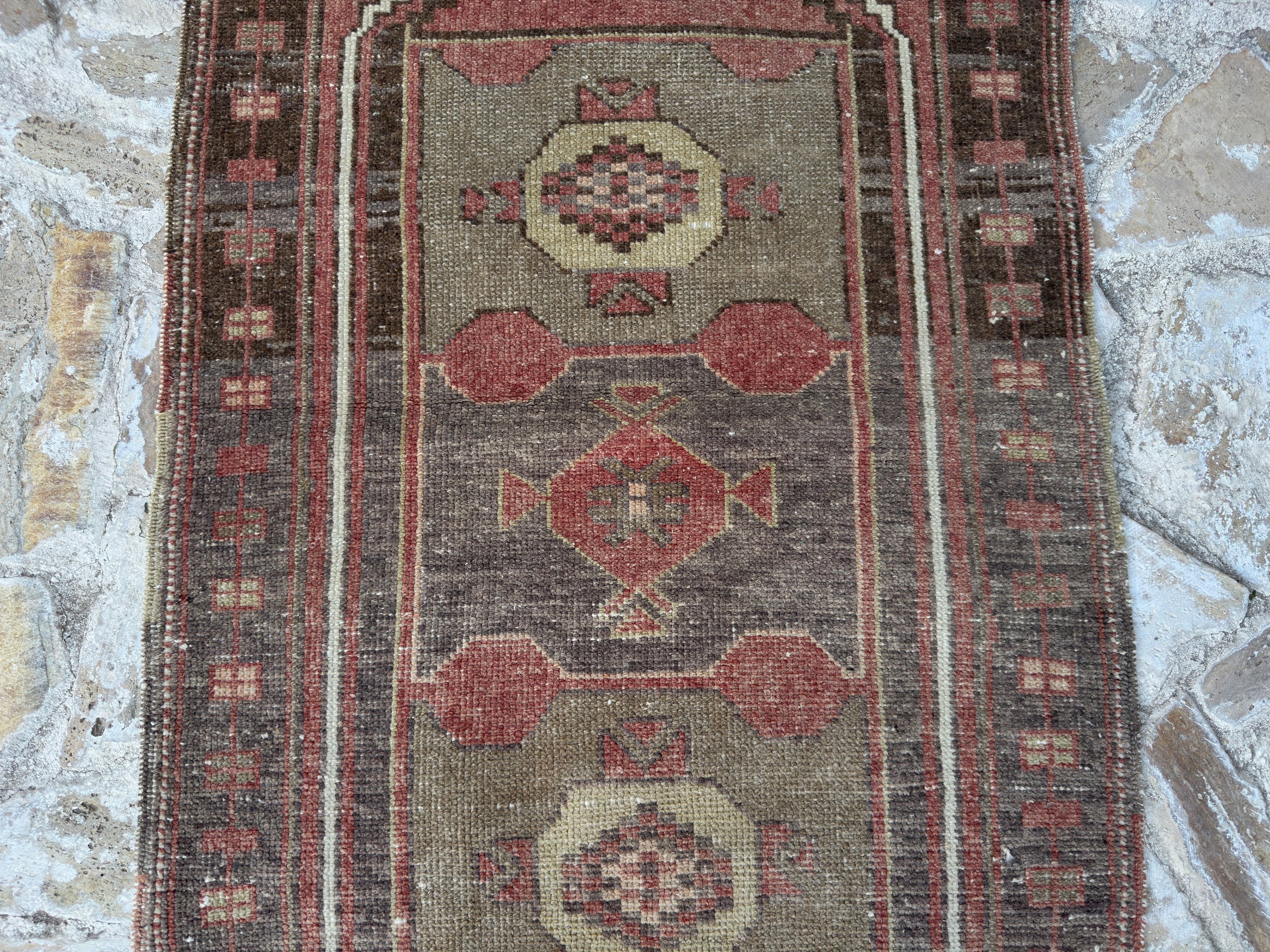 Althea 2'8" x 4'3"