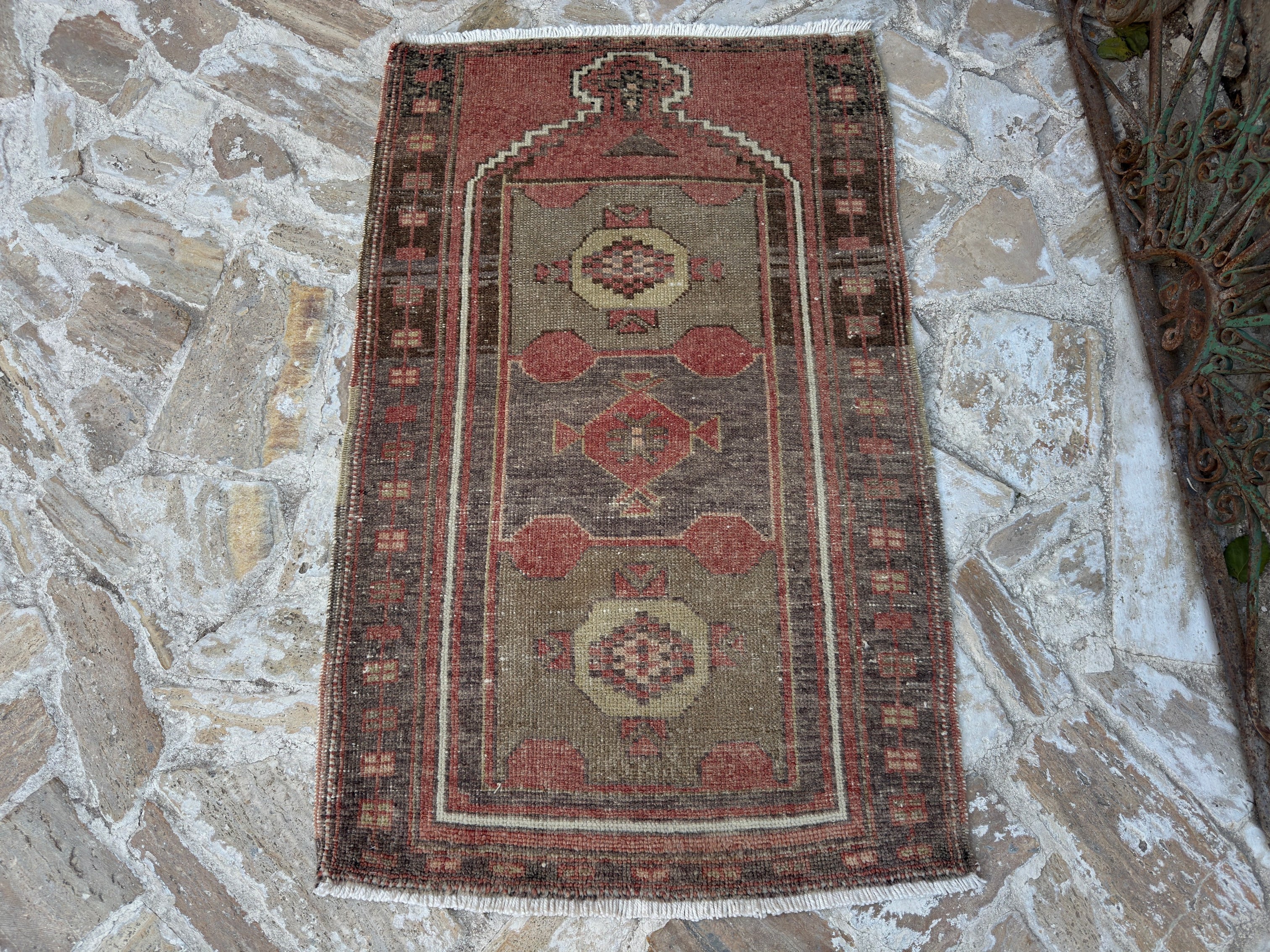 Althea 2'8" x 4'3"