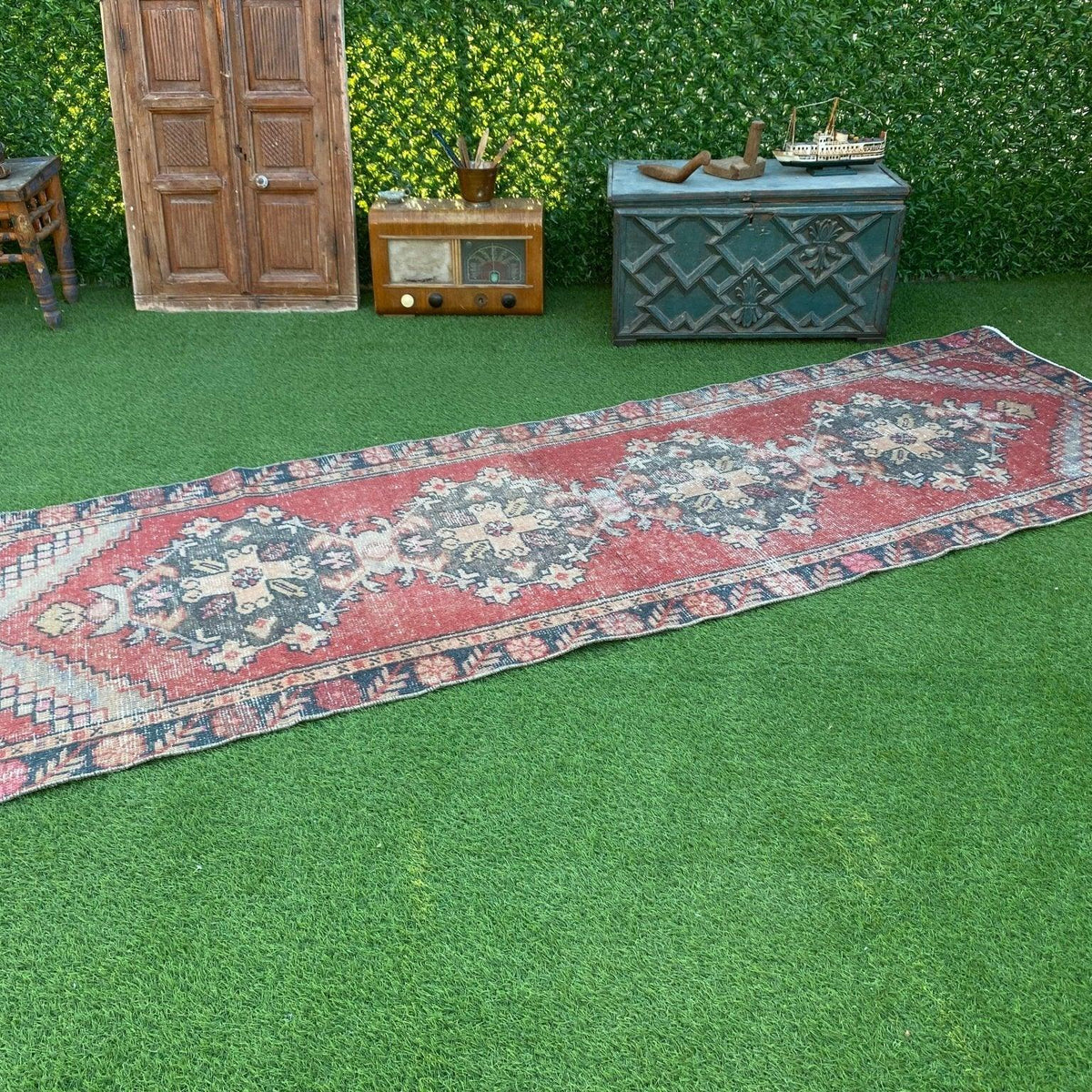 3' x 9' Vintage Turkish Runner Rug, Red - Angelo – Kirmen™