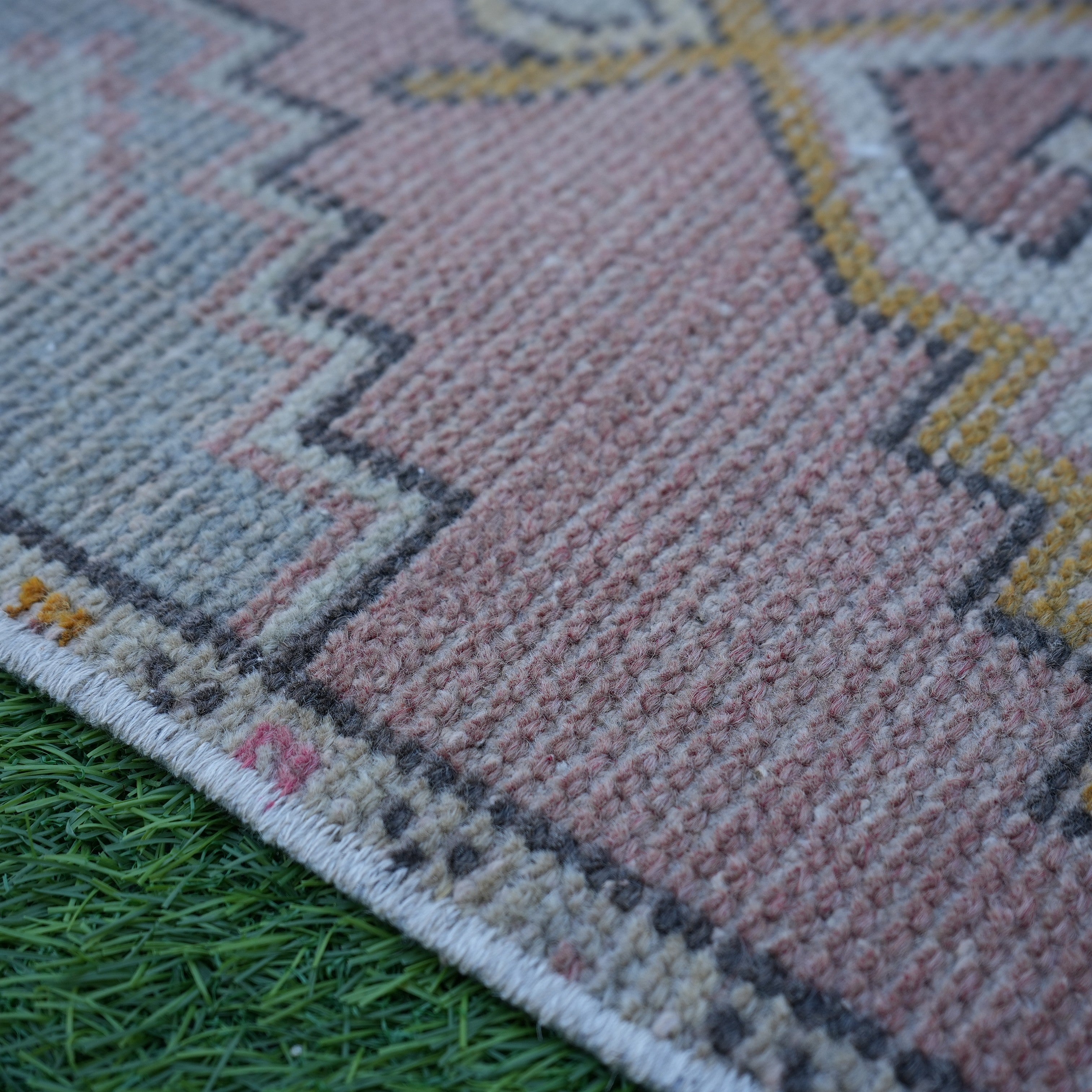 Ara - Vintage Turkish Rug