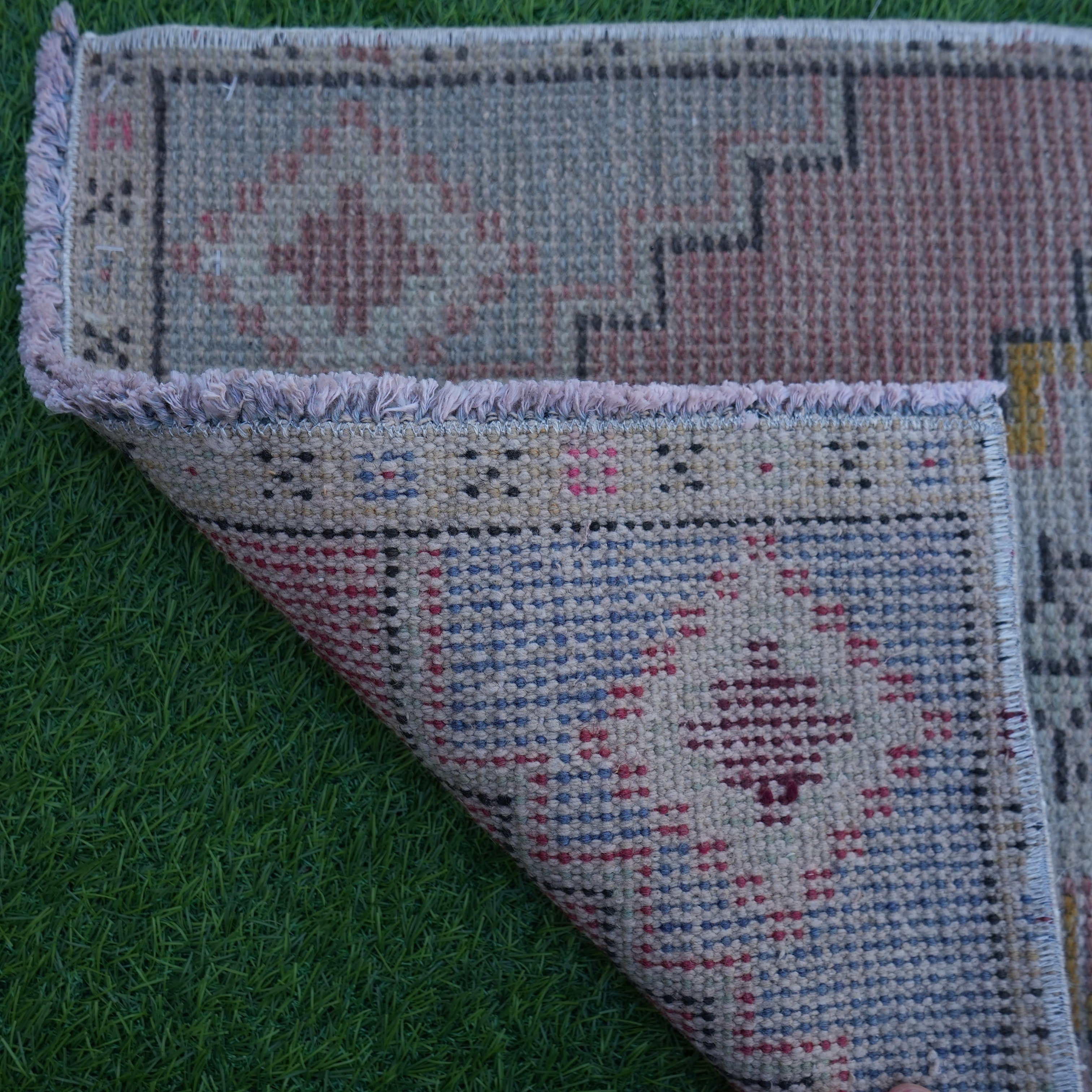 Ara - Vintage Turkish Rug
