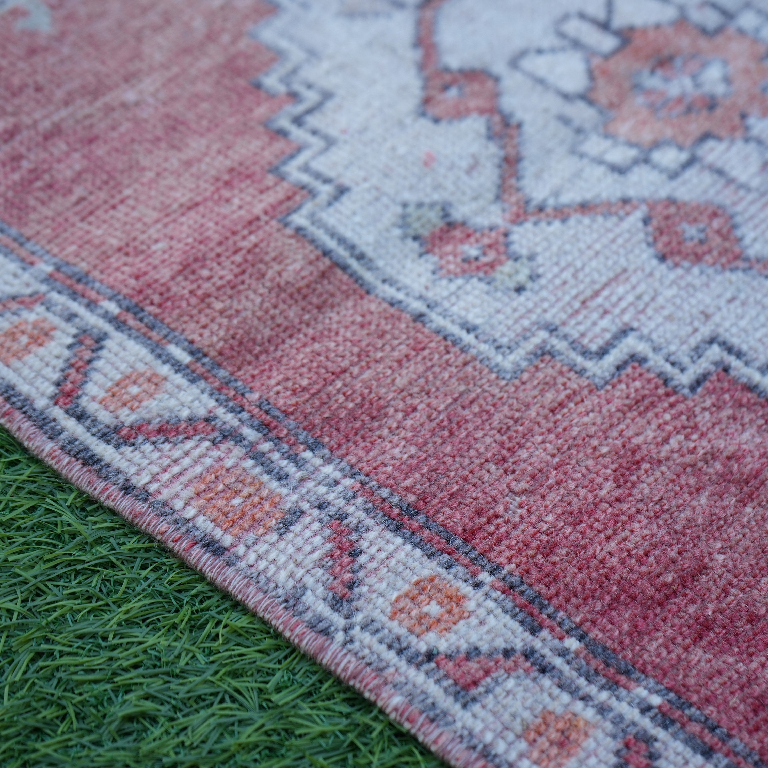 Arlie - Small Vintage Rug