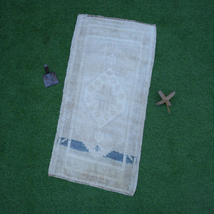 Babs - Authentic Vintage Rug