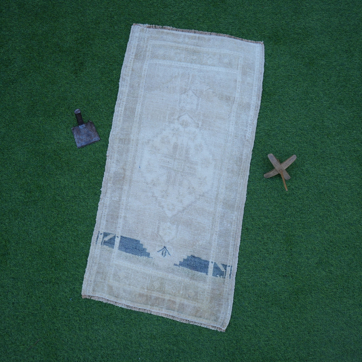 Beige 2' x 4' authentic vintage rug with neutral design, handmade in Turkey – Babs.