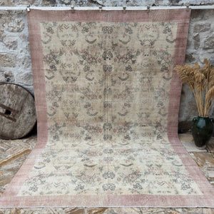 Sally - Authentic Vintage Rug