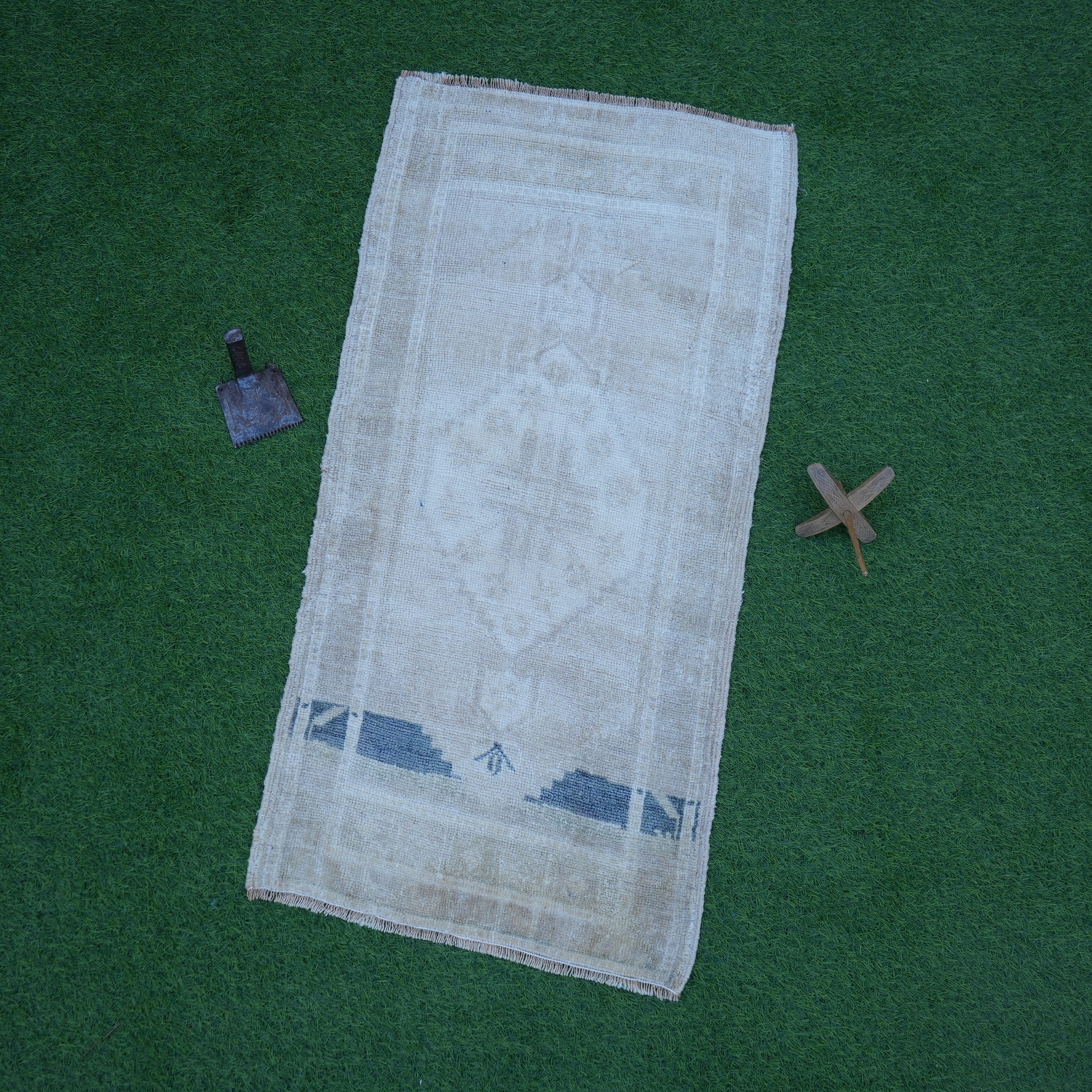 Babs - Authentic Vintage Rug