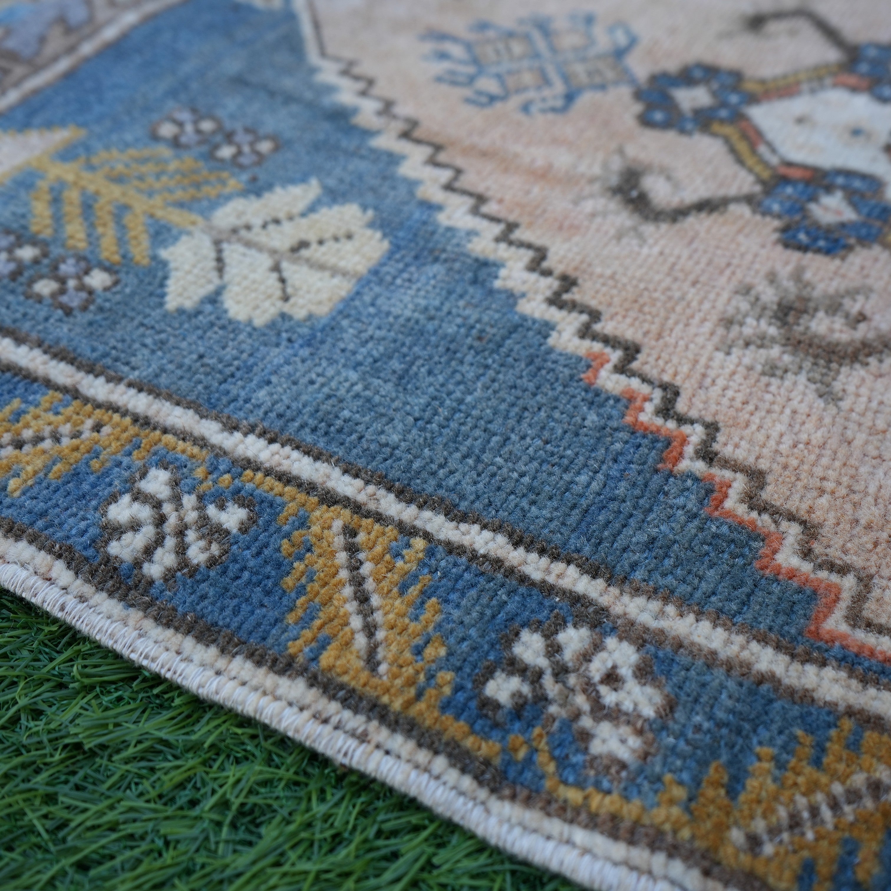 Benni - Small Vintage Rug