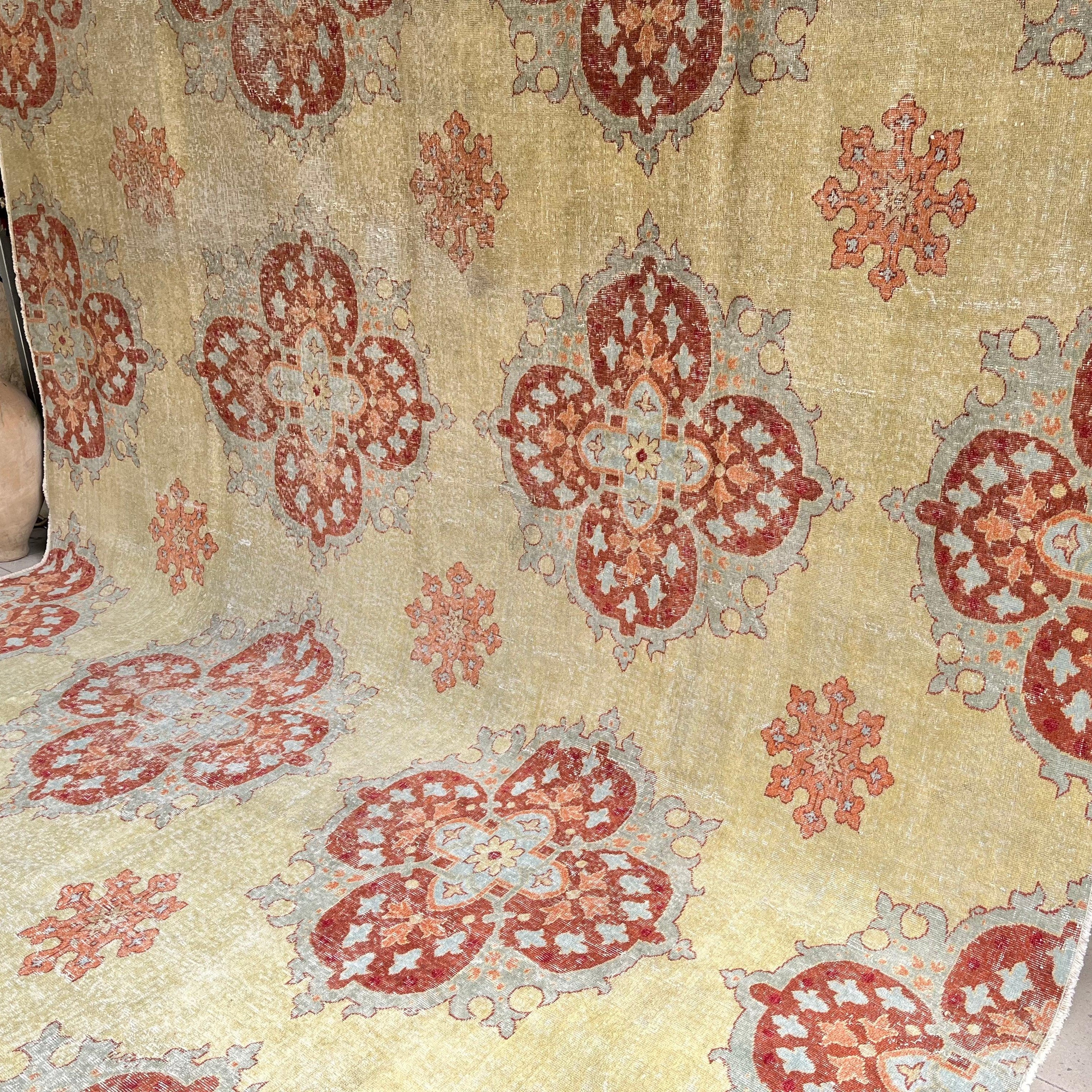 Bianka 10'1'' x 12'
