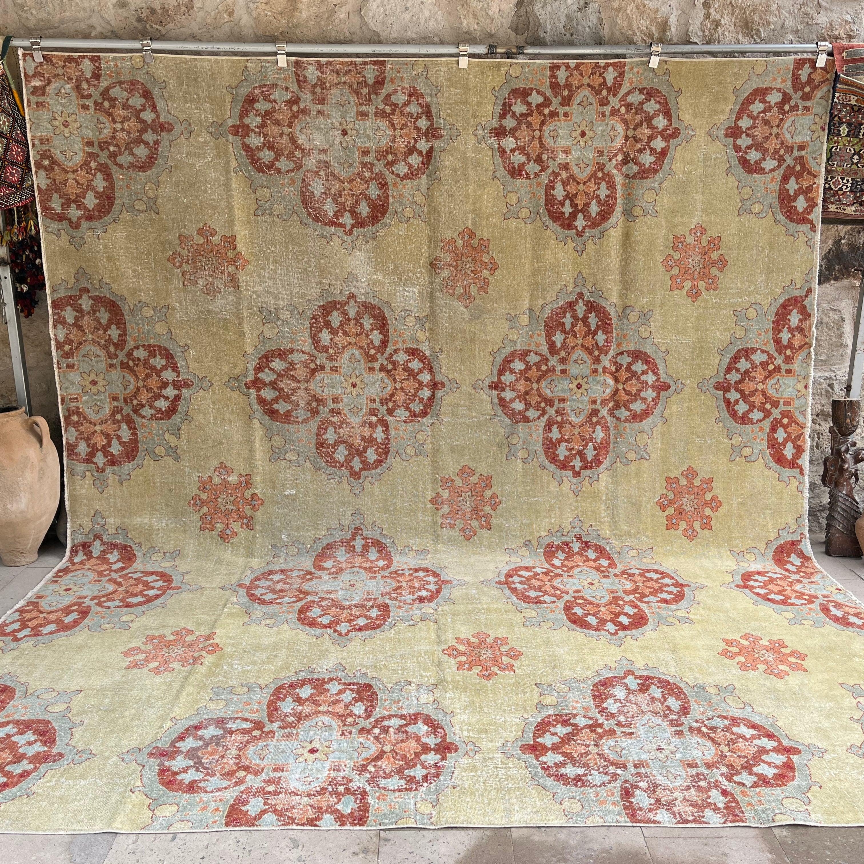 Bianka 10'1'' x 12'