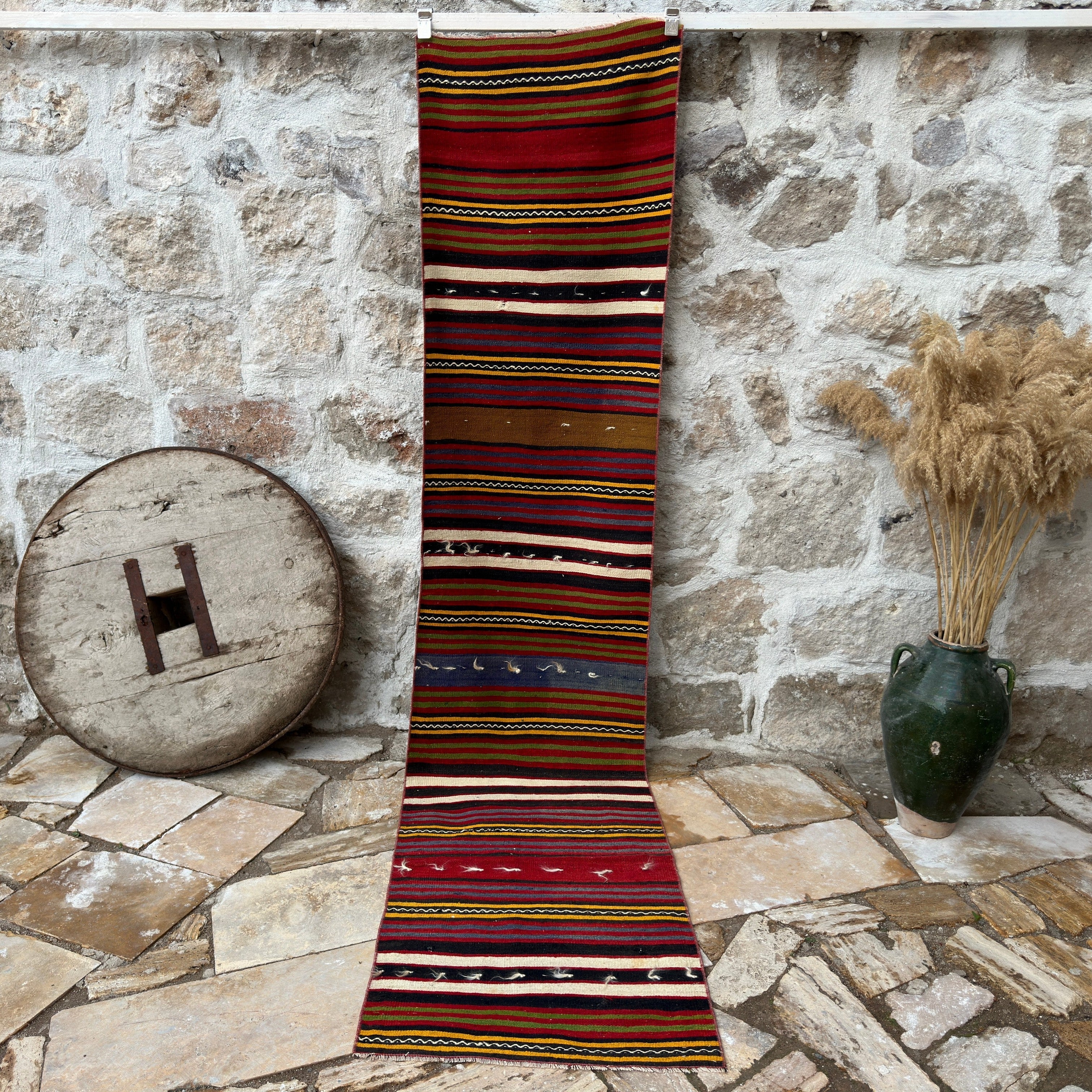 Blythe 2'4'' x 10'2''