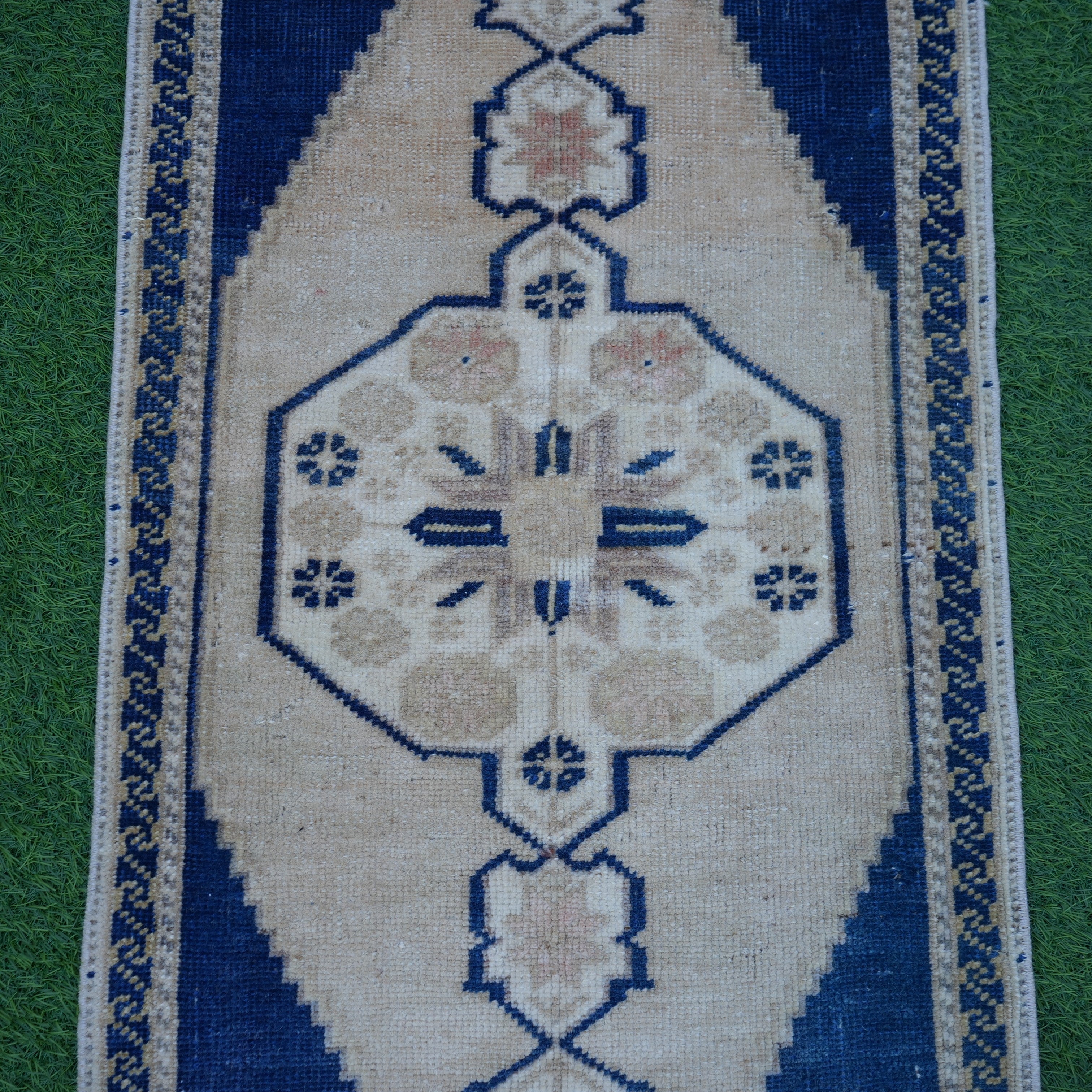 Bobbe - Small Turkish Rug