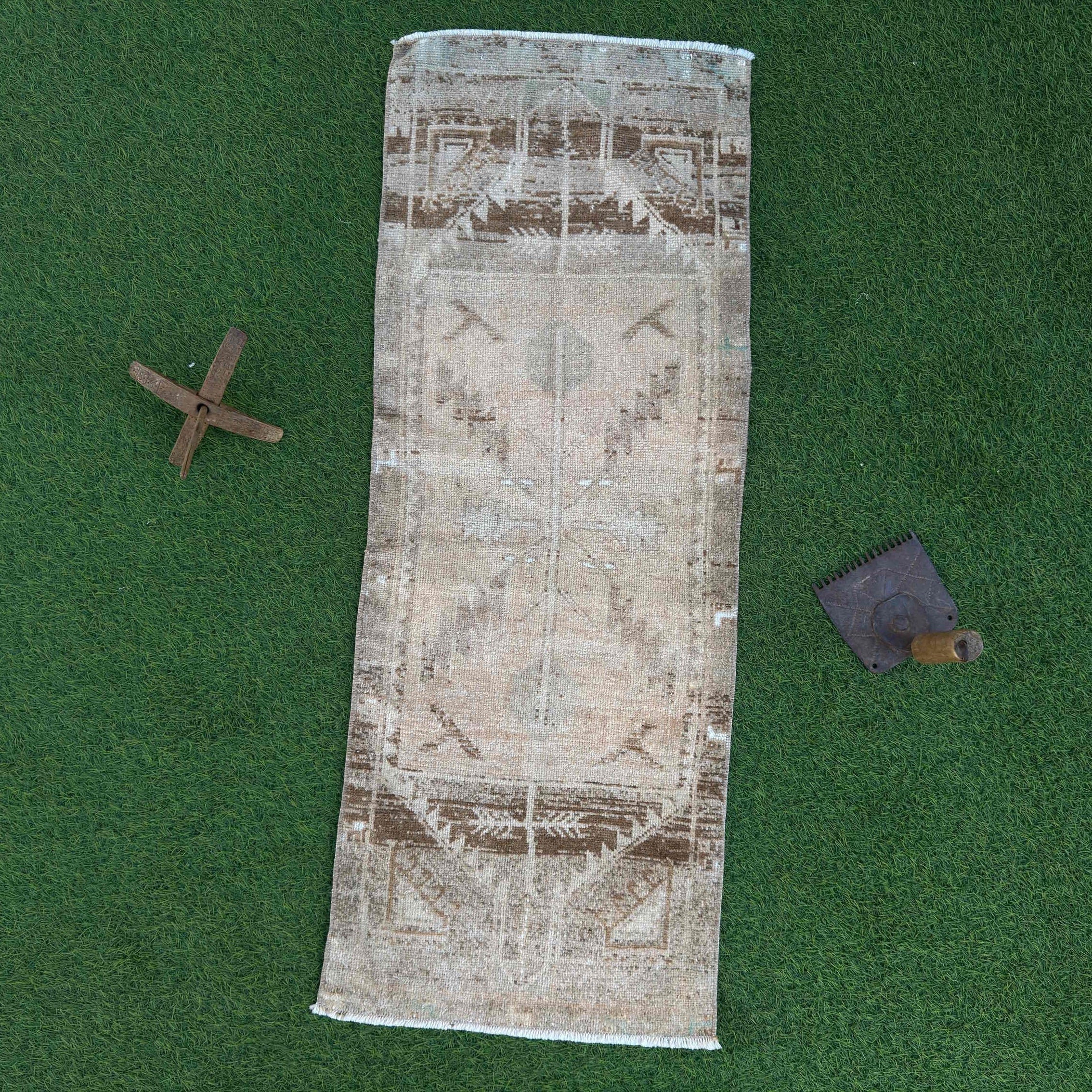 Boden 1'5" x 3'9"