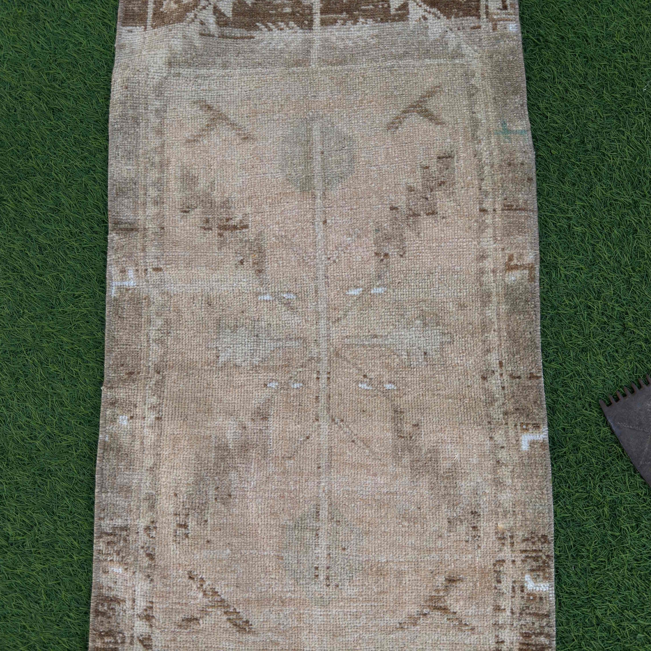 Boden 1'5" x 3'9"