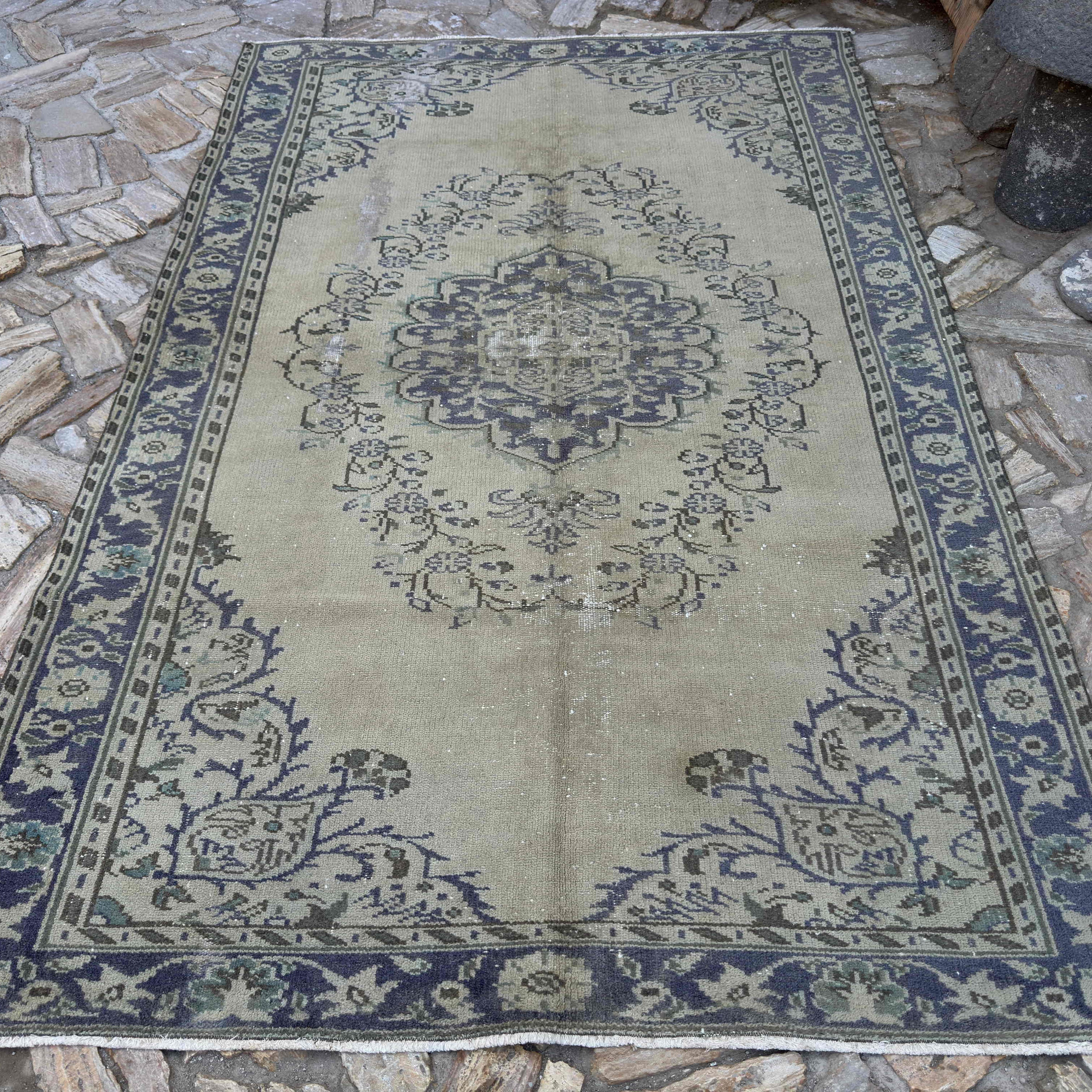 Cason 5'10'' x 9'