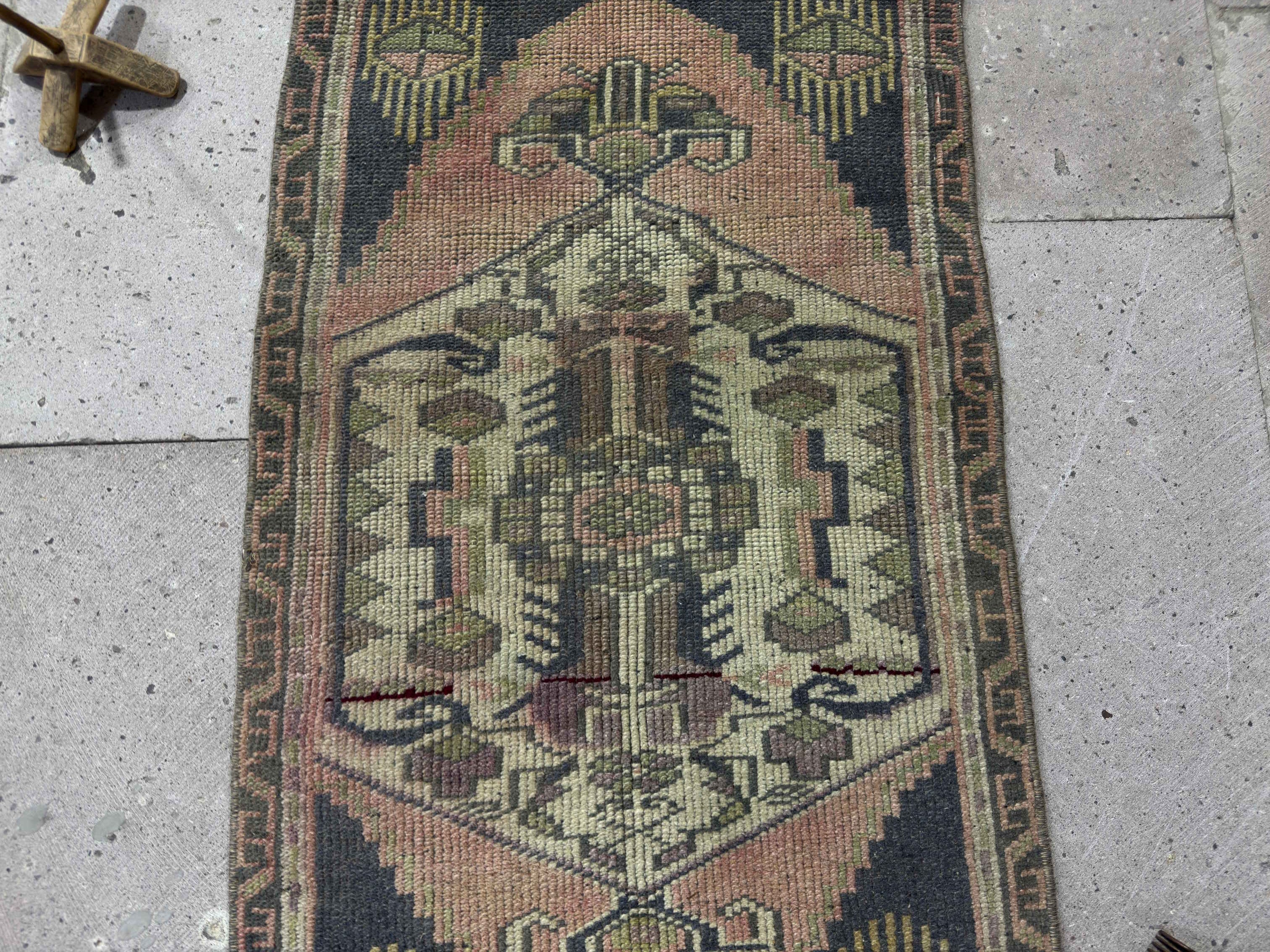 Christi 1'8" x 3'4"