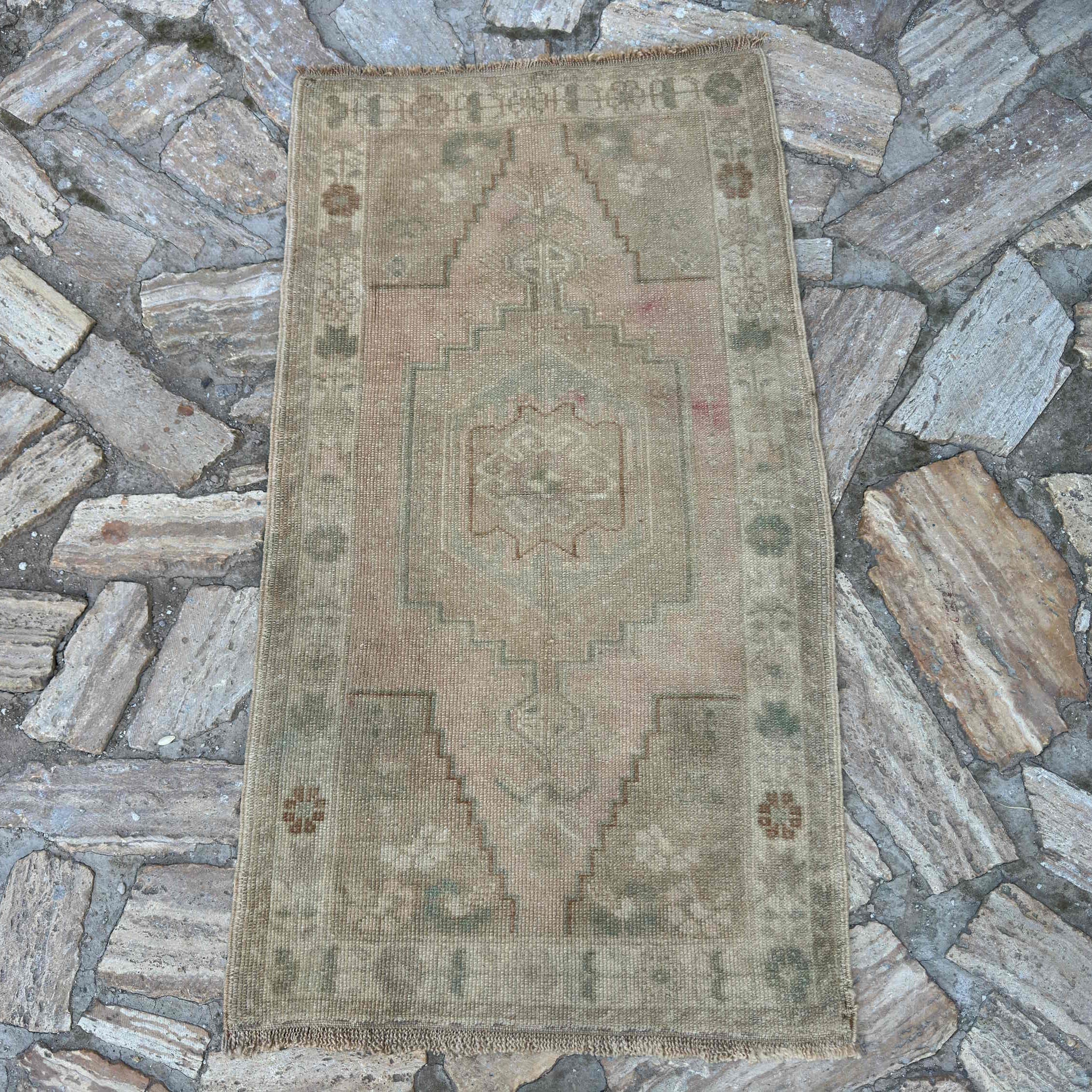 Coen 2'2'' x 3'10''