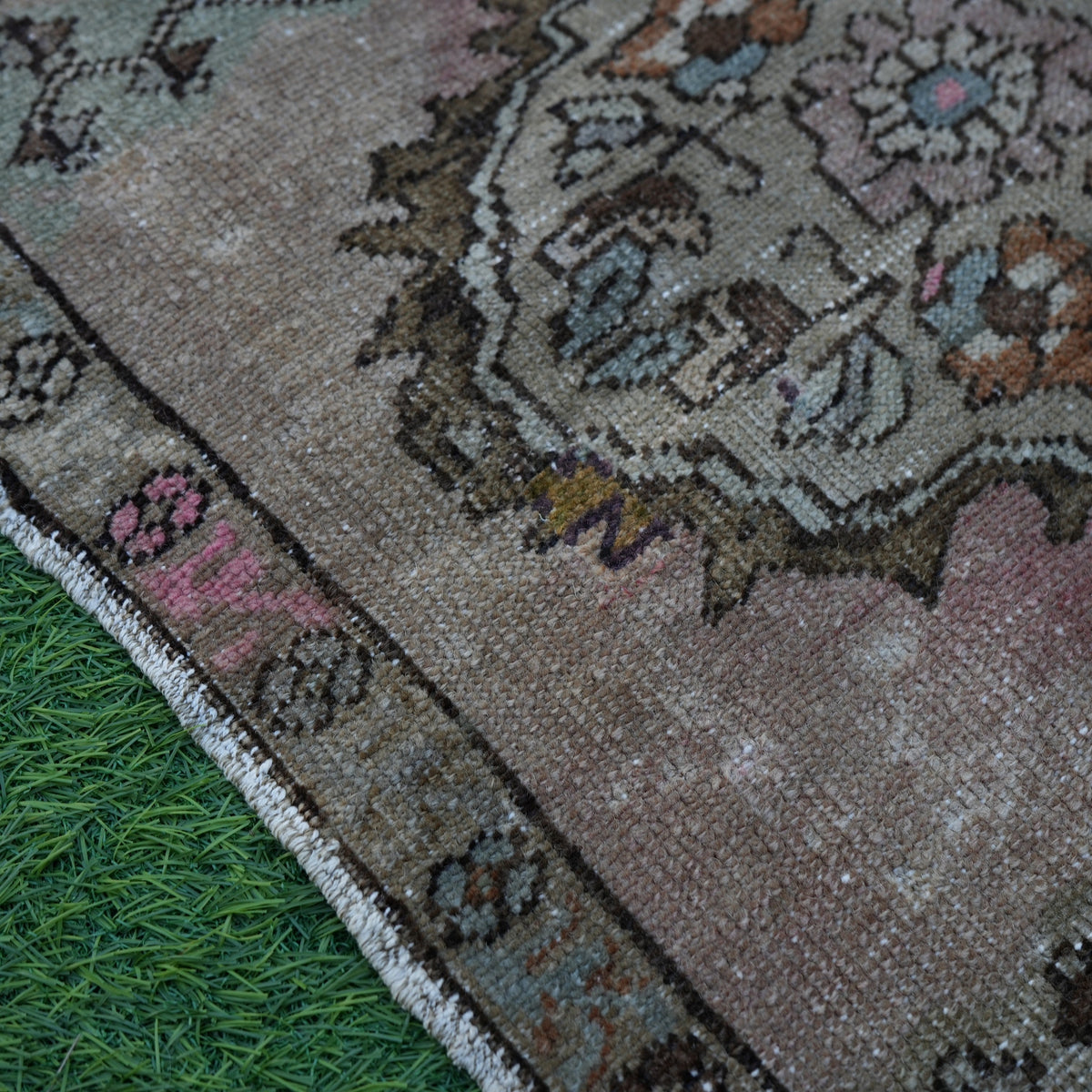 Dennis - Vintage Turkish Rug