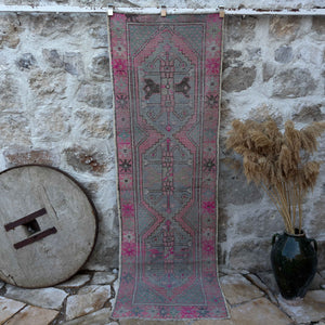 Edmund - Distressed Vintage Runner