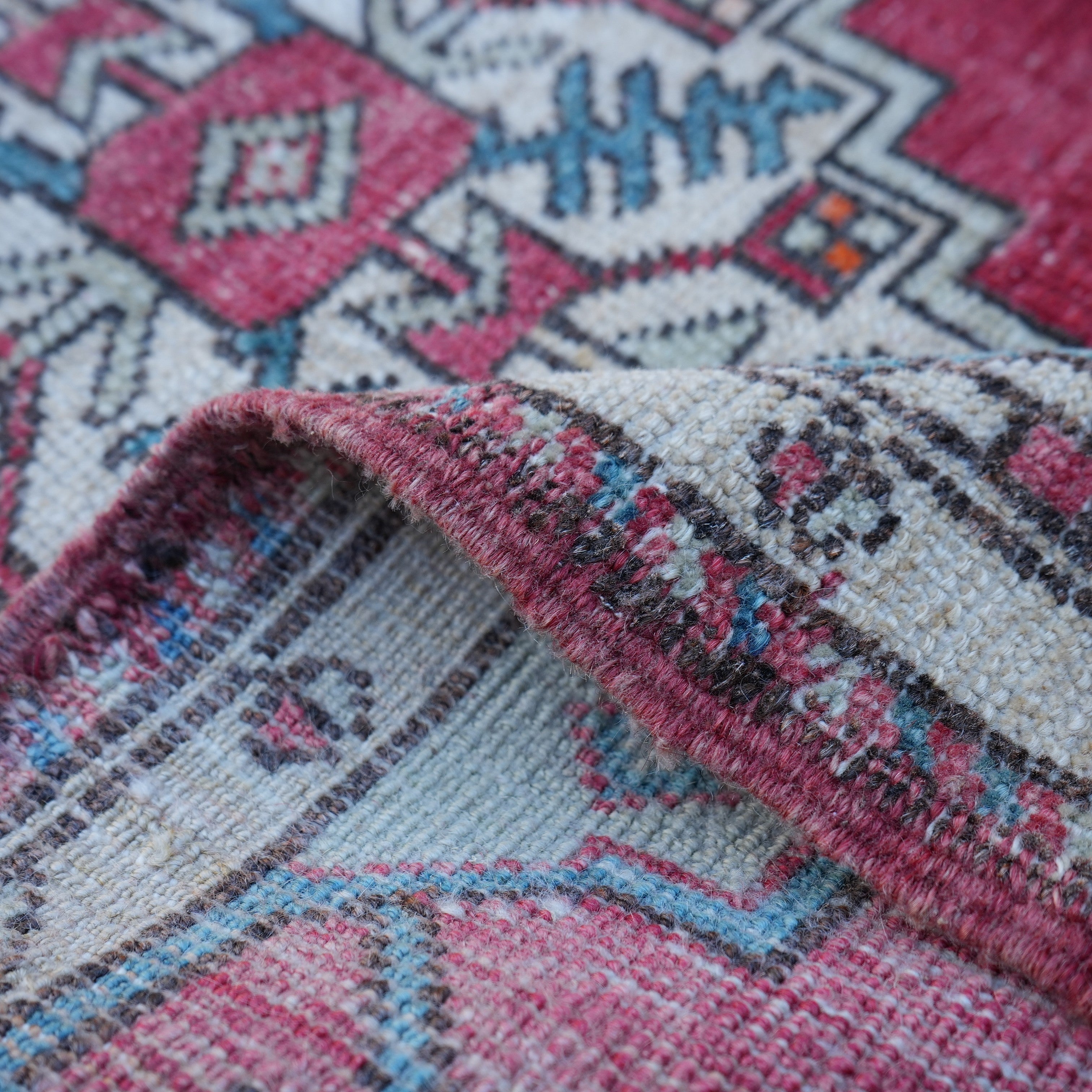 Ediva - Authentic Vintage Rug