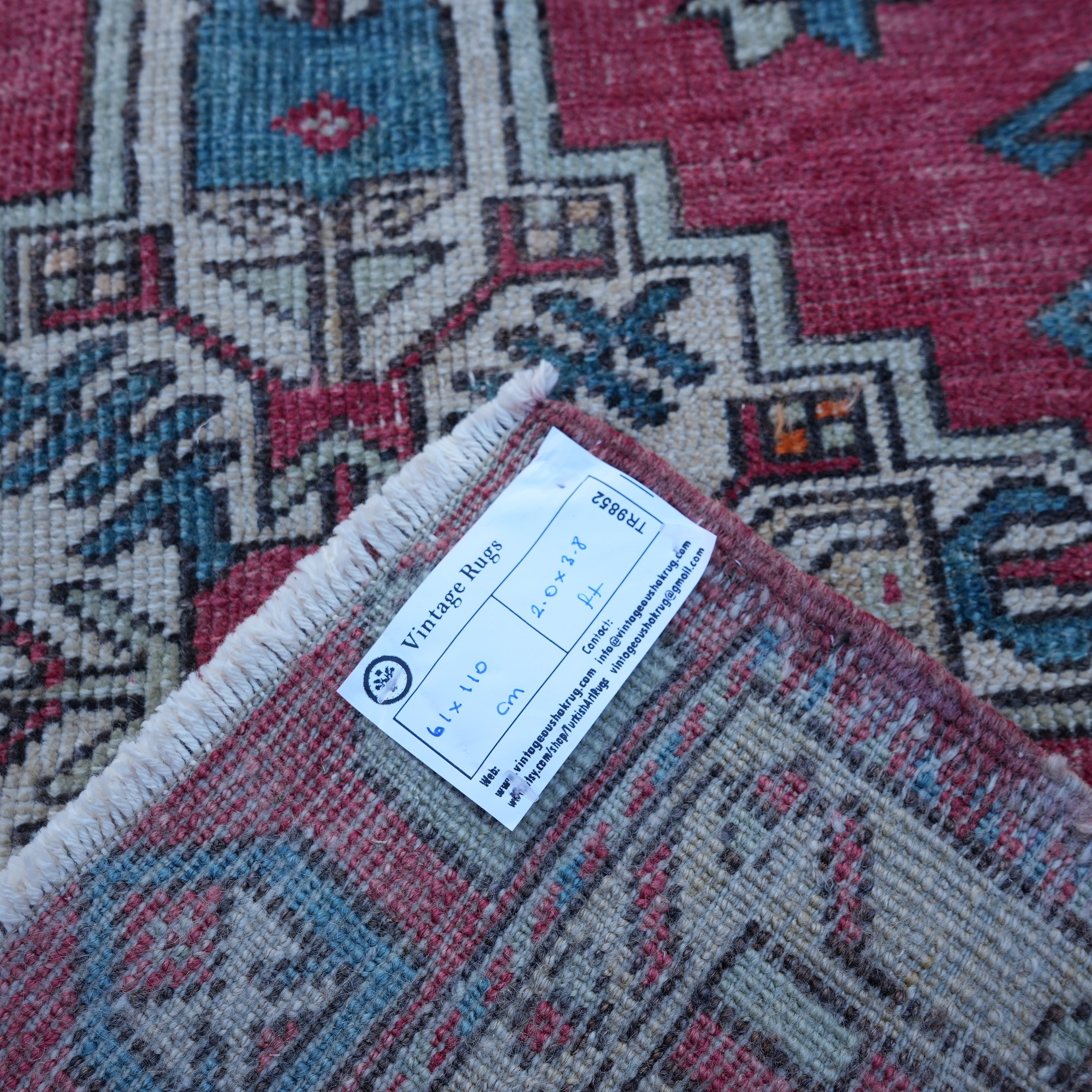 Ediva - Authentic Vintage Rug