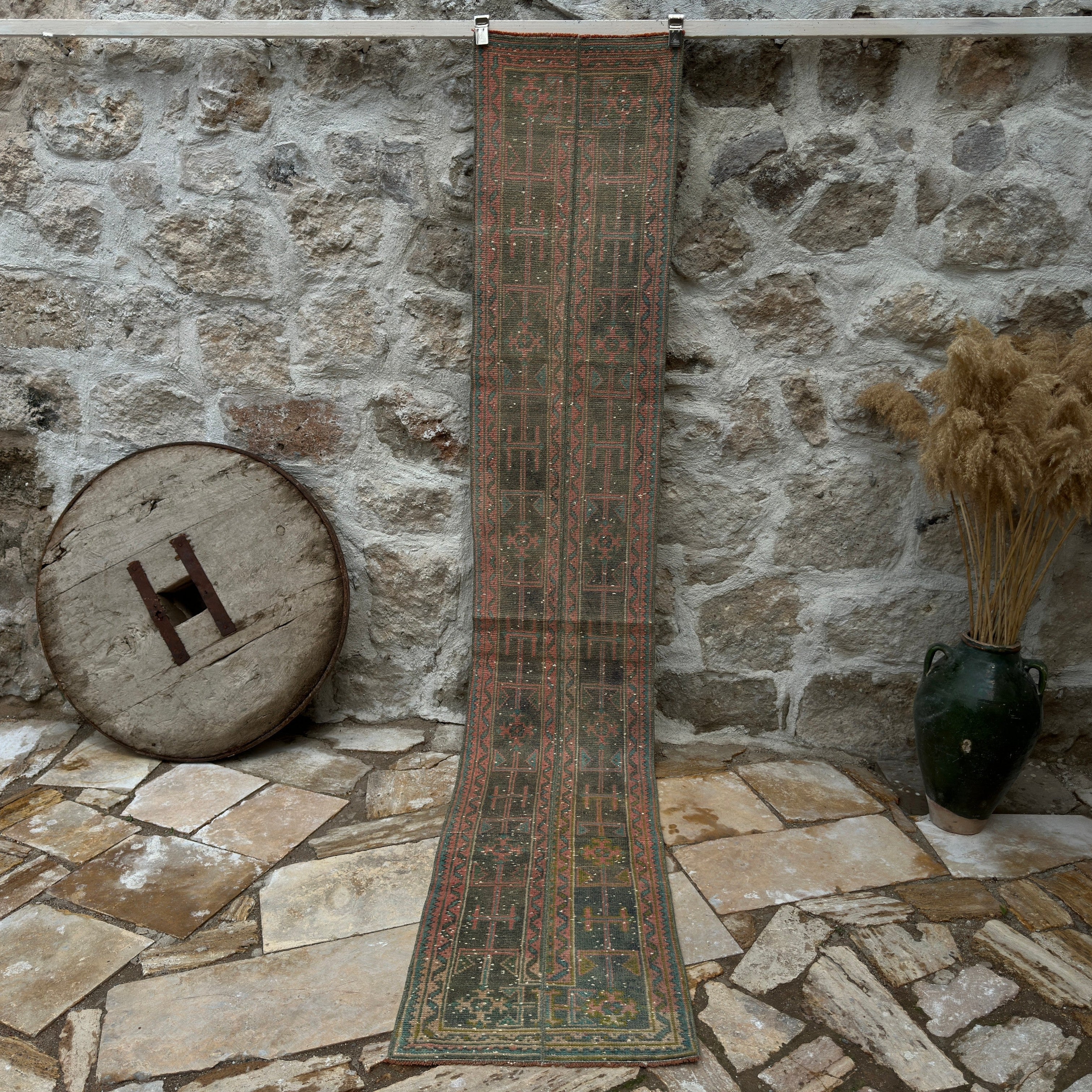 Elinor 2' x 10'4''