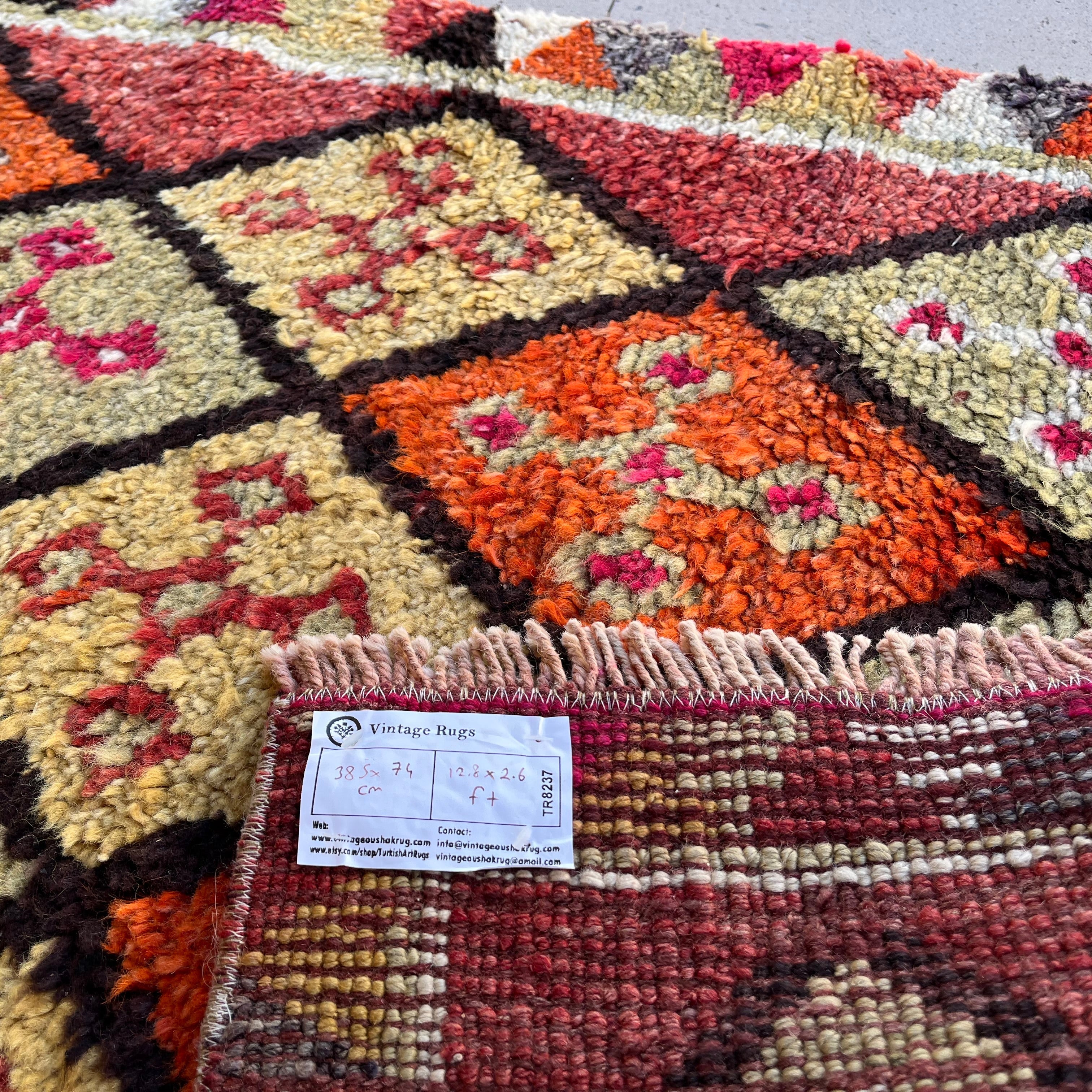 Etta 2'6'' x 12'8''