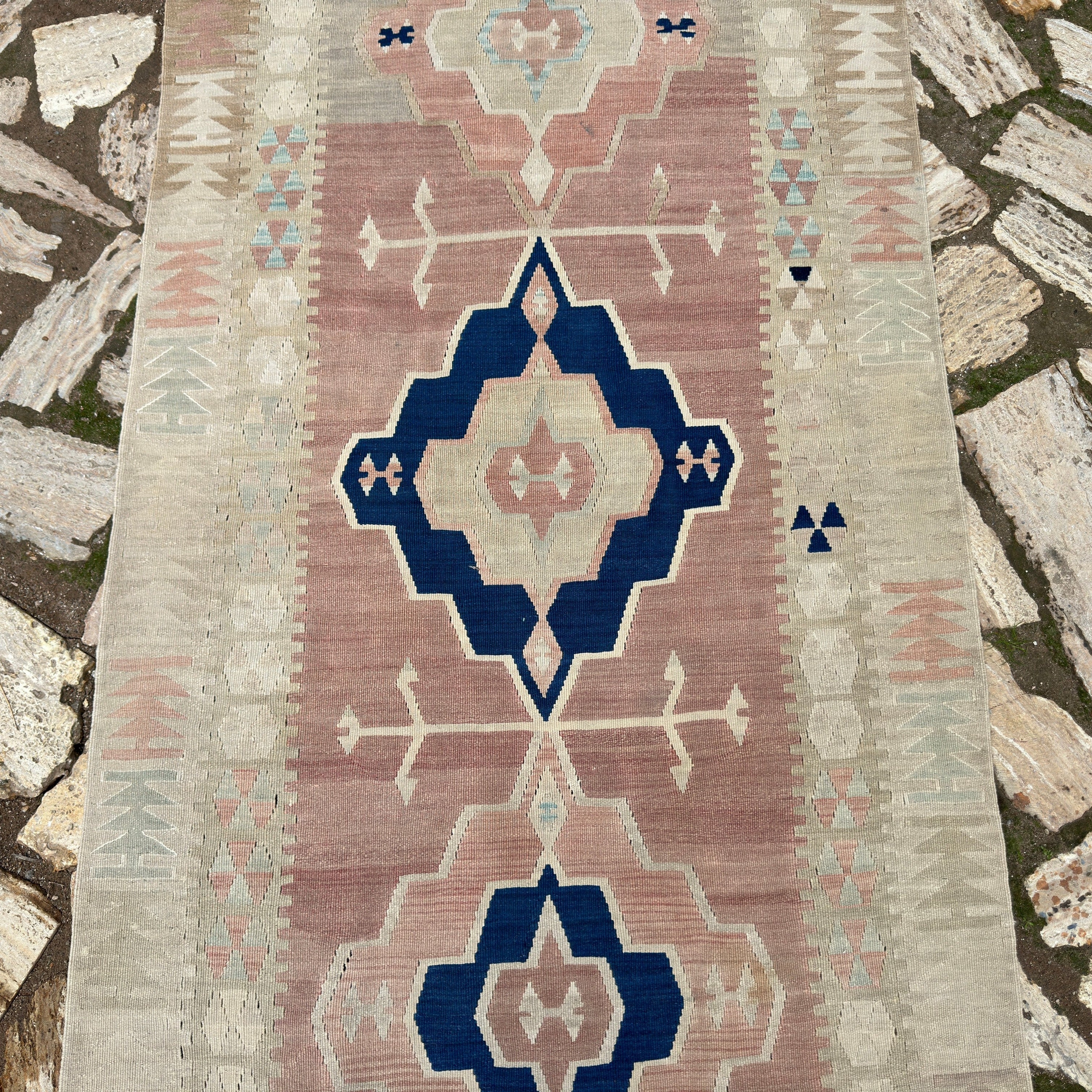 Fane 3'3'' x 10'9''