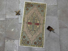 Fanni 1'10" x 3'4"