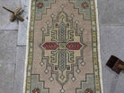 Fanni 1'10" x 3'4"