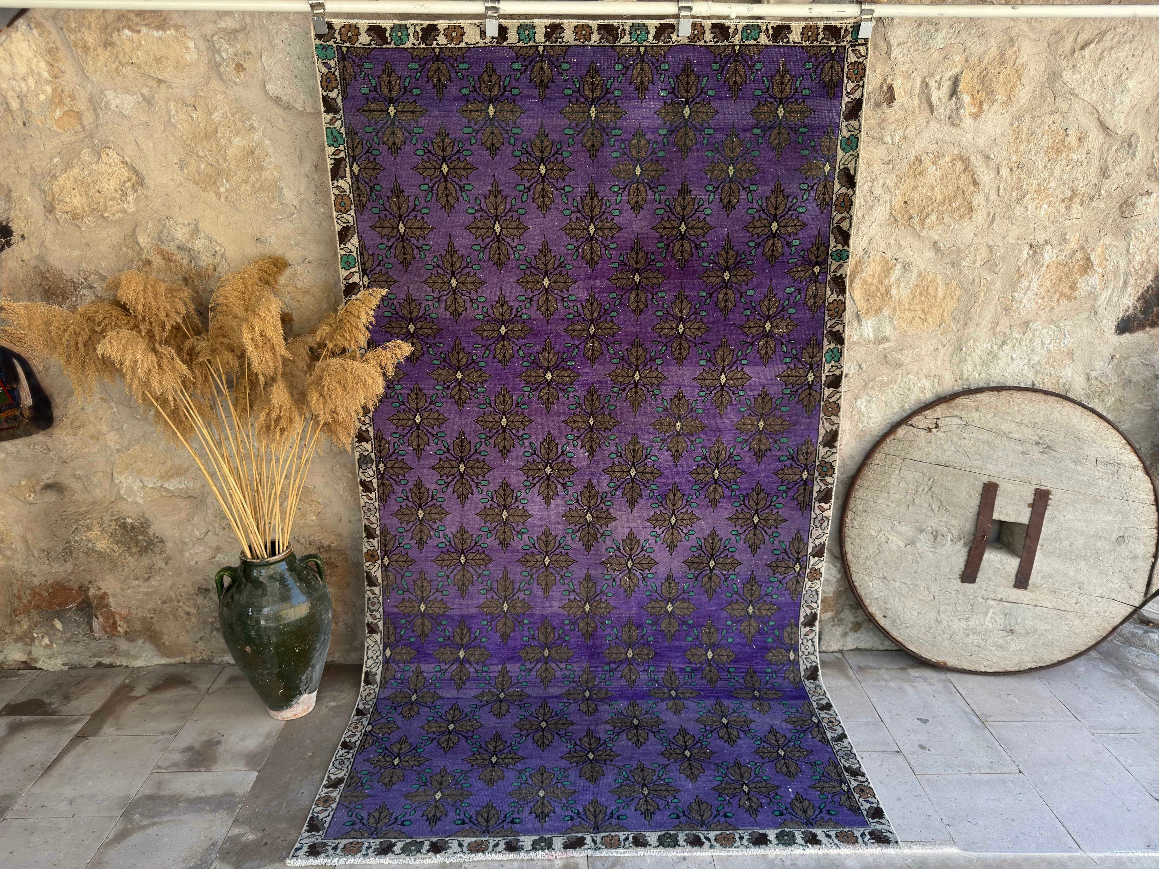 Fara 5’ x 8’10”