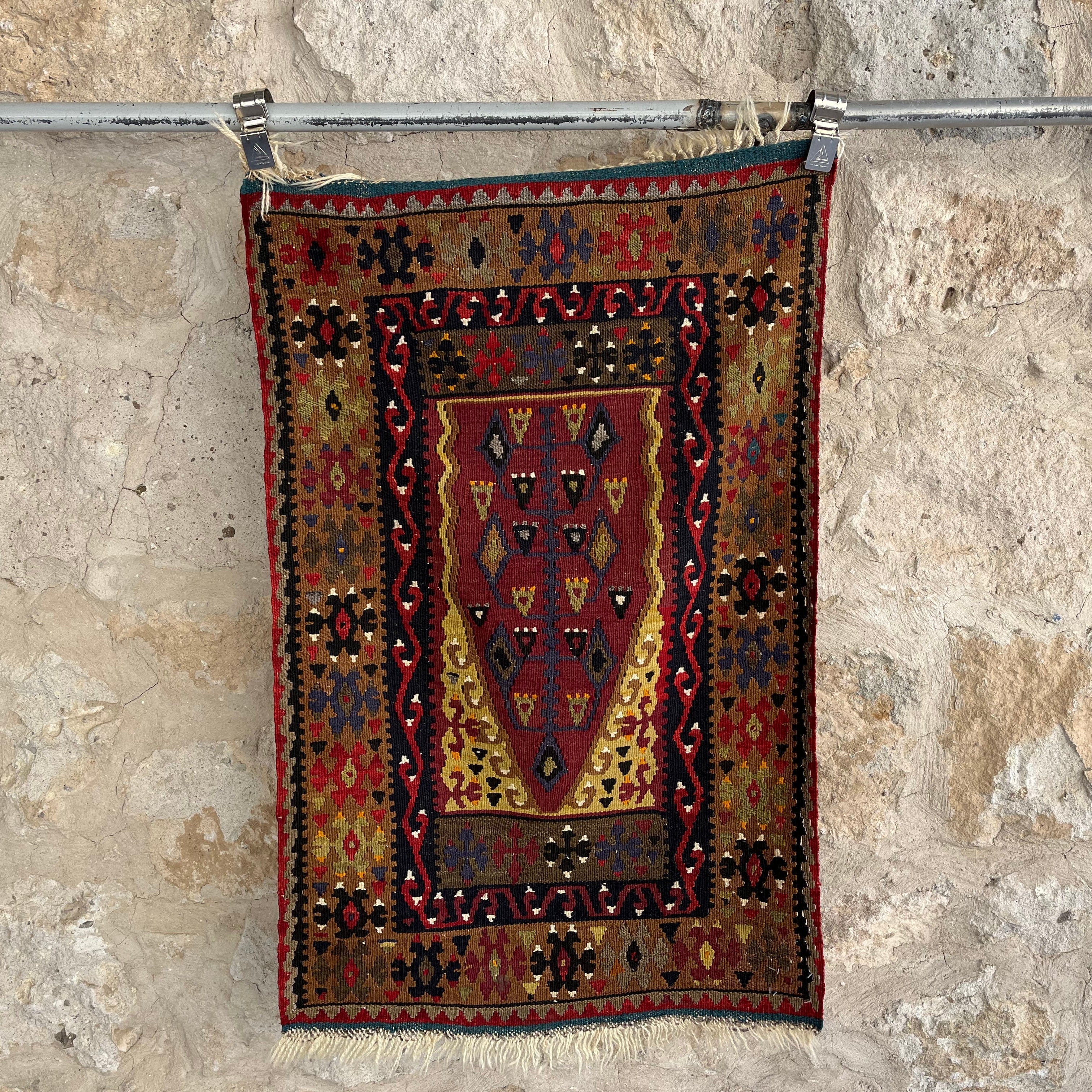 Red 2' x 4' flatweave rug with traditional design, handmade in Turkey – Peel.