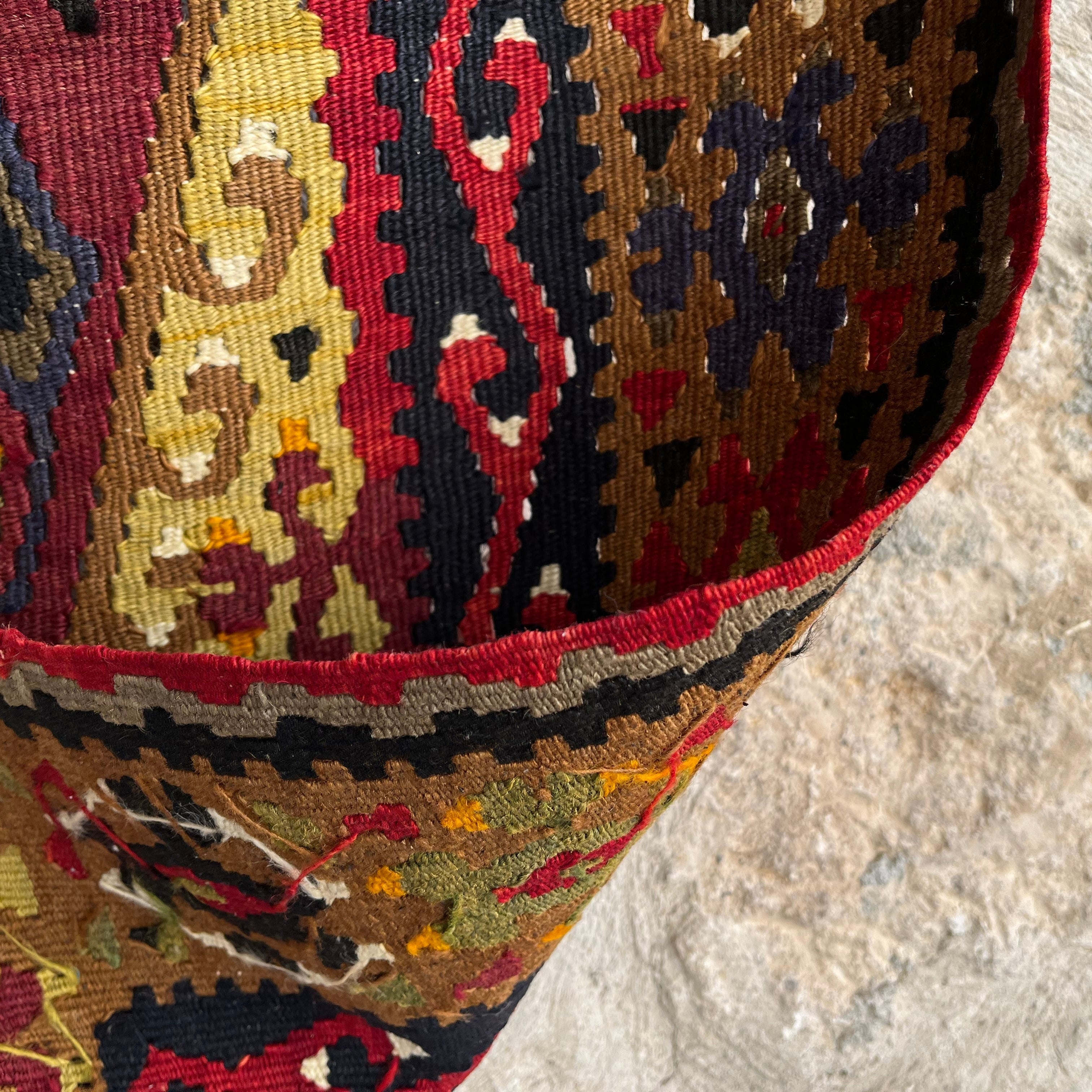 1970s red Turkish flatweave rug with traditional design, flatweave construction and low pile.