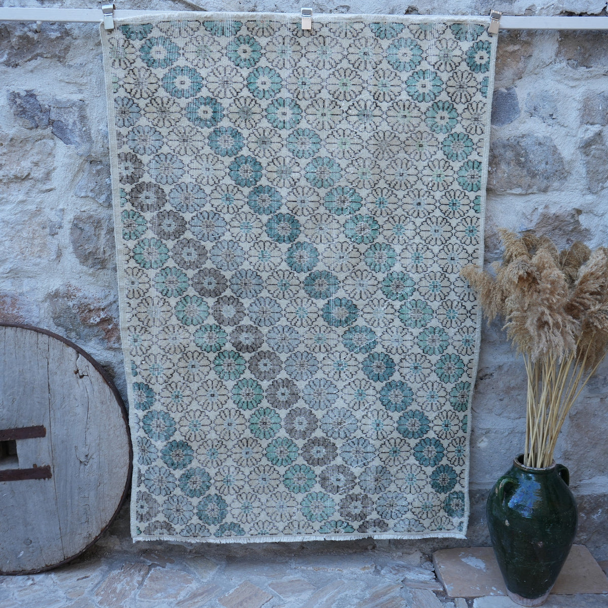 Beige 4' x 6' floral vintage rug with floral design, handmade in Turkey – Arda.