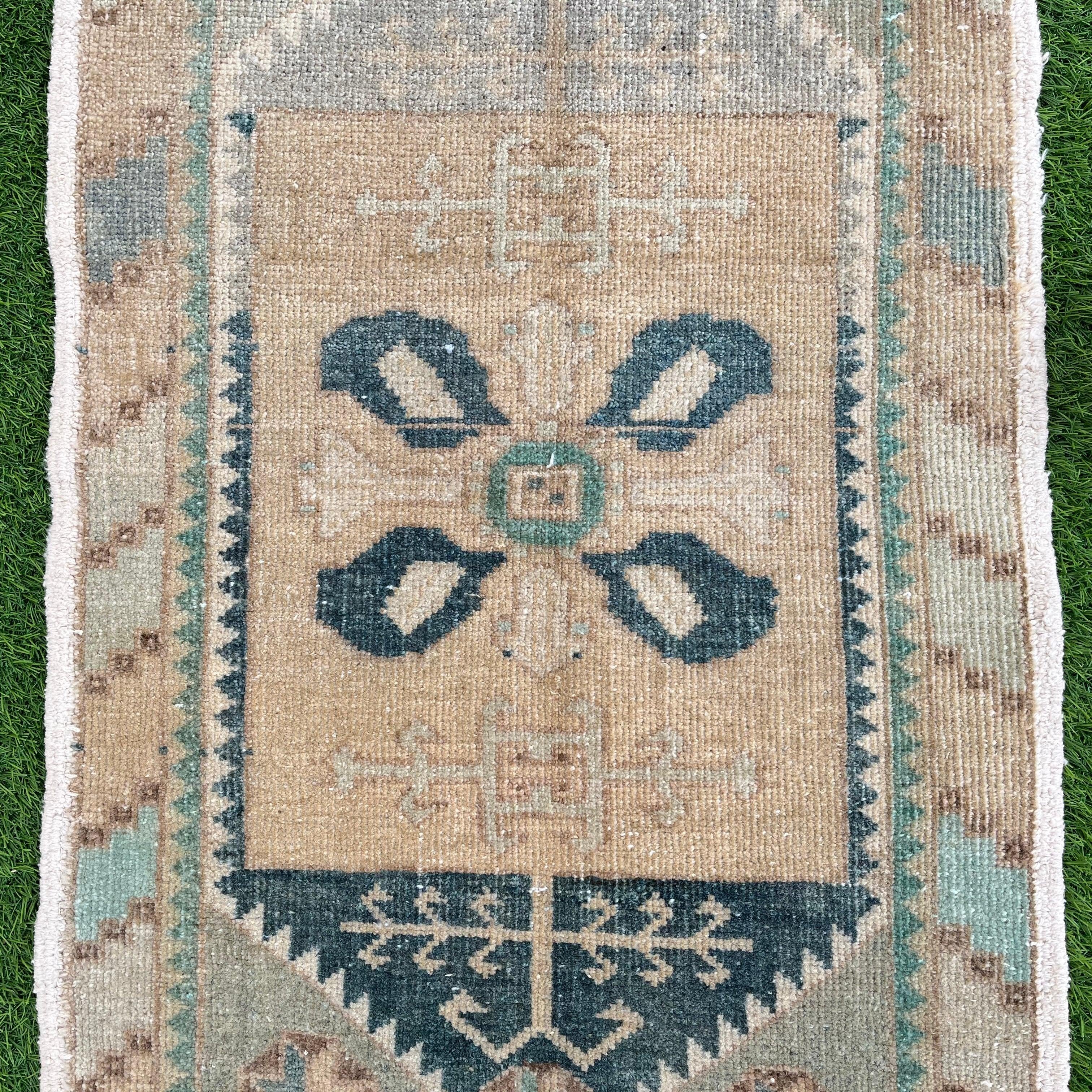 Fraser  1'9'' x 2'9''