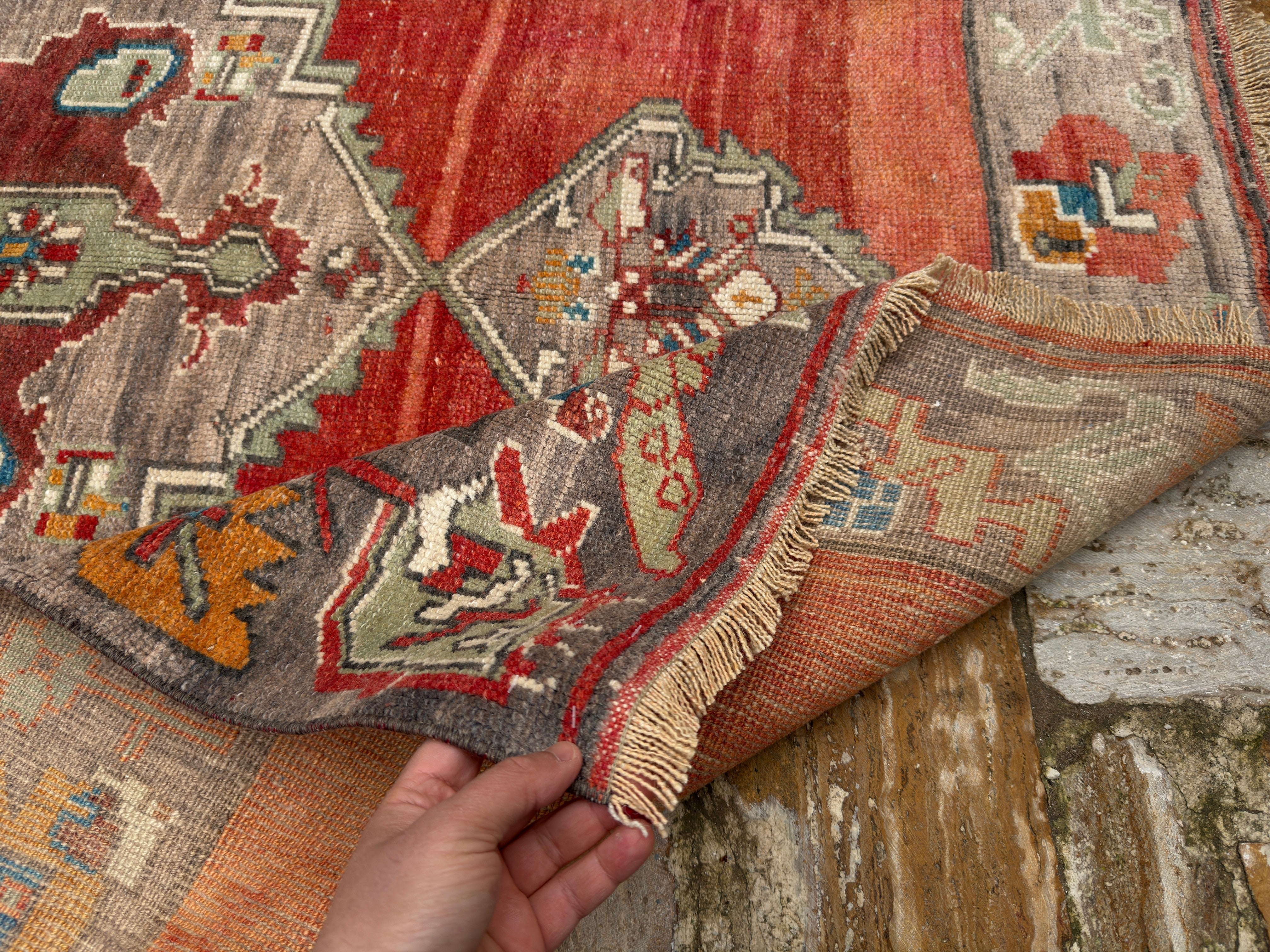 Shop Large Vintage Rugs (6x9 to 8x11) - Bold & Timeless – Kirmen™