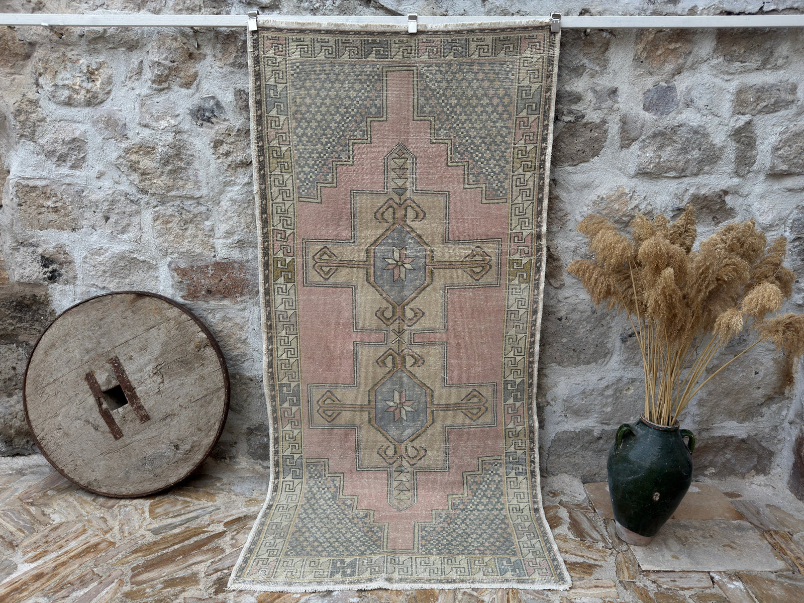 Giralda 4'1" x 8'4"