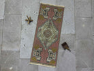 Glyn 1’4” x 3’3”
