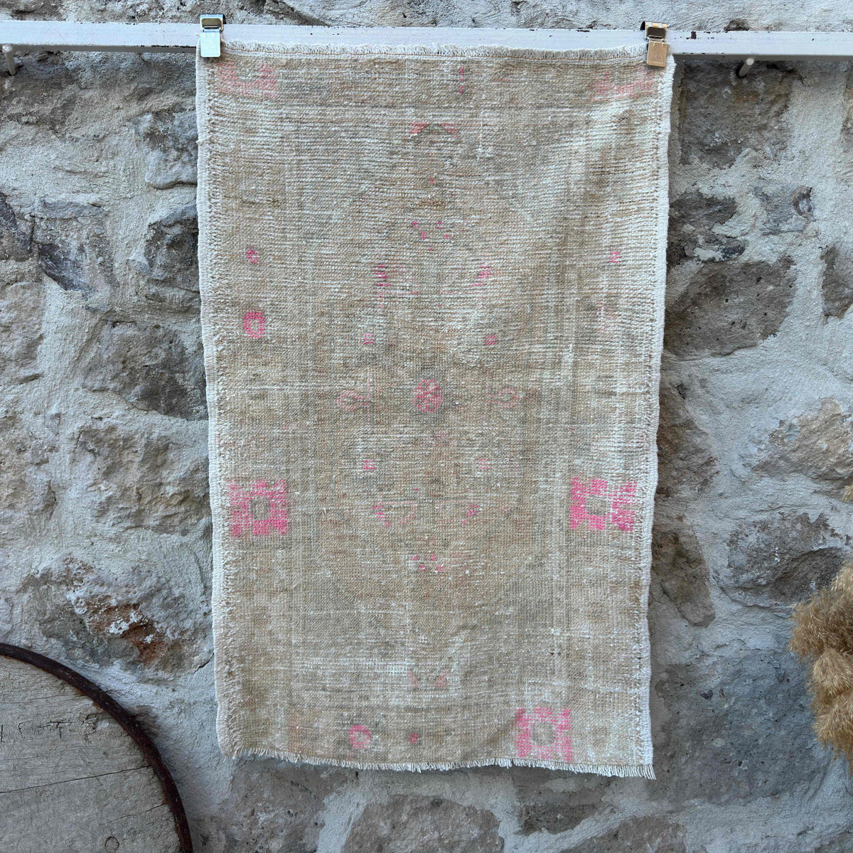 Beige 3' x 4' hand-knotted rug with neutral design, handmade in Turkey – Gore.