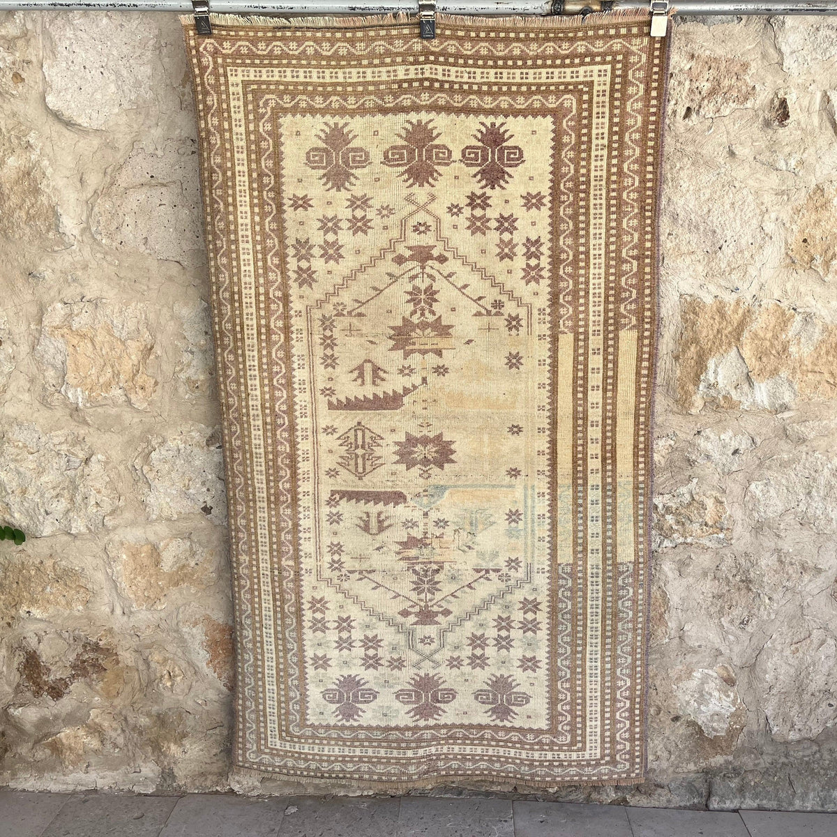 Pink 3' x 6' handknotted rug with traditional design, handmade in Turkey – Crusoe.