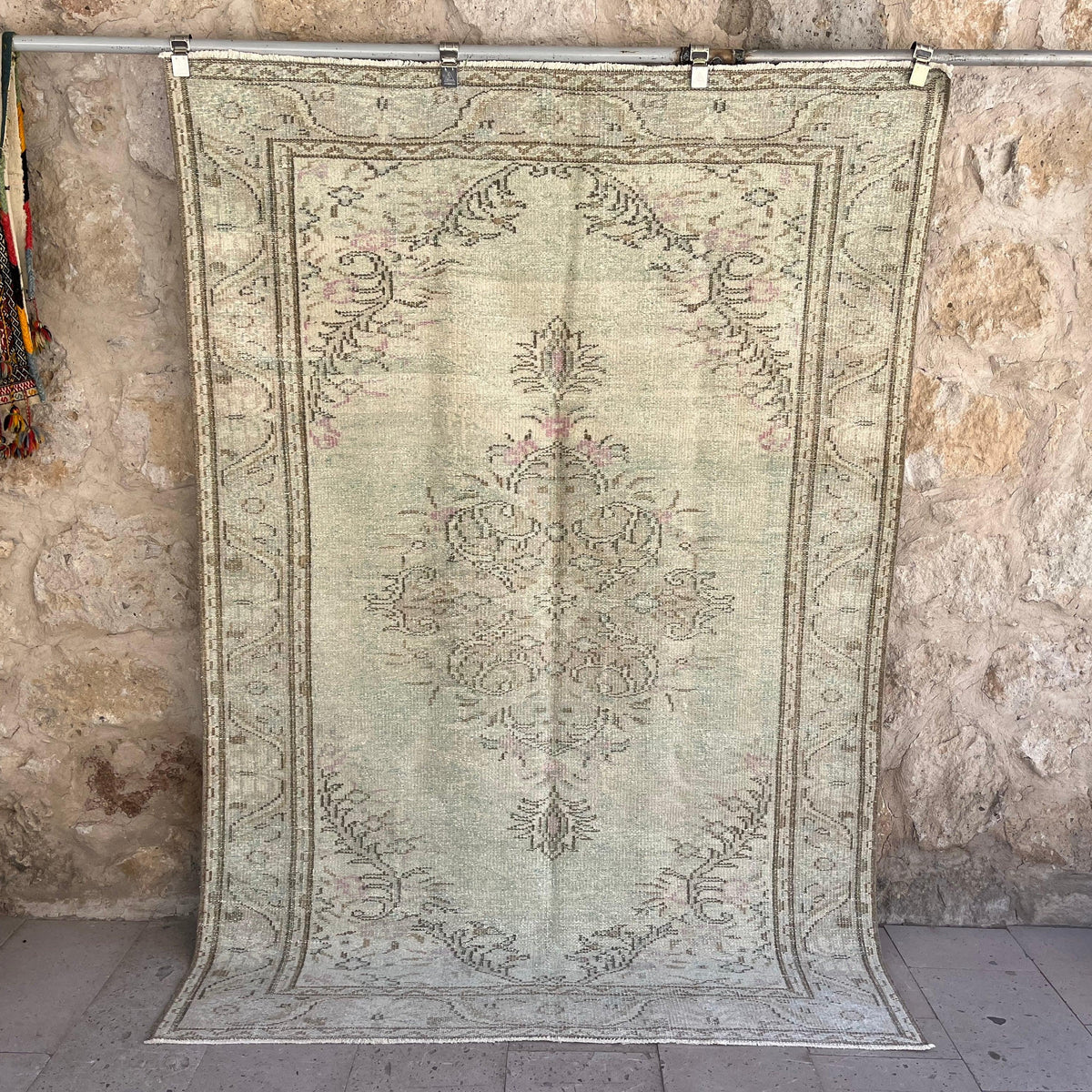 Pale Green 5' x 8' handknotted rug with medallion design, handmade in Turkey – Wesson.