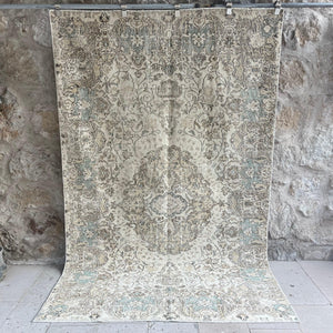 Pacey  - Handknotted Rug