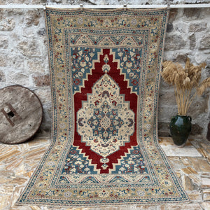 Tiff - Handmade Traditinoal Rug