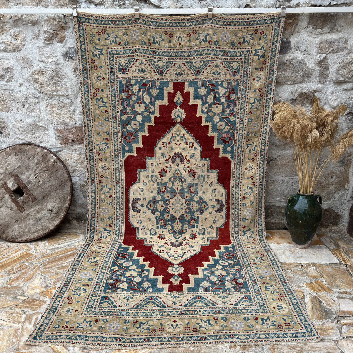 Red 6' x 11' handmade traditinoal rug with traditional design, handmade in Turkey – Tiff.